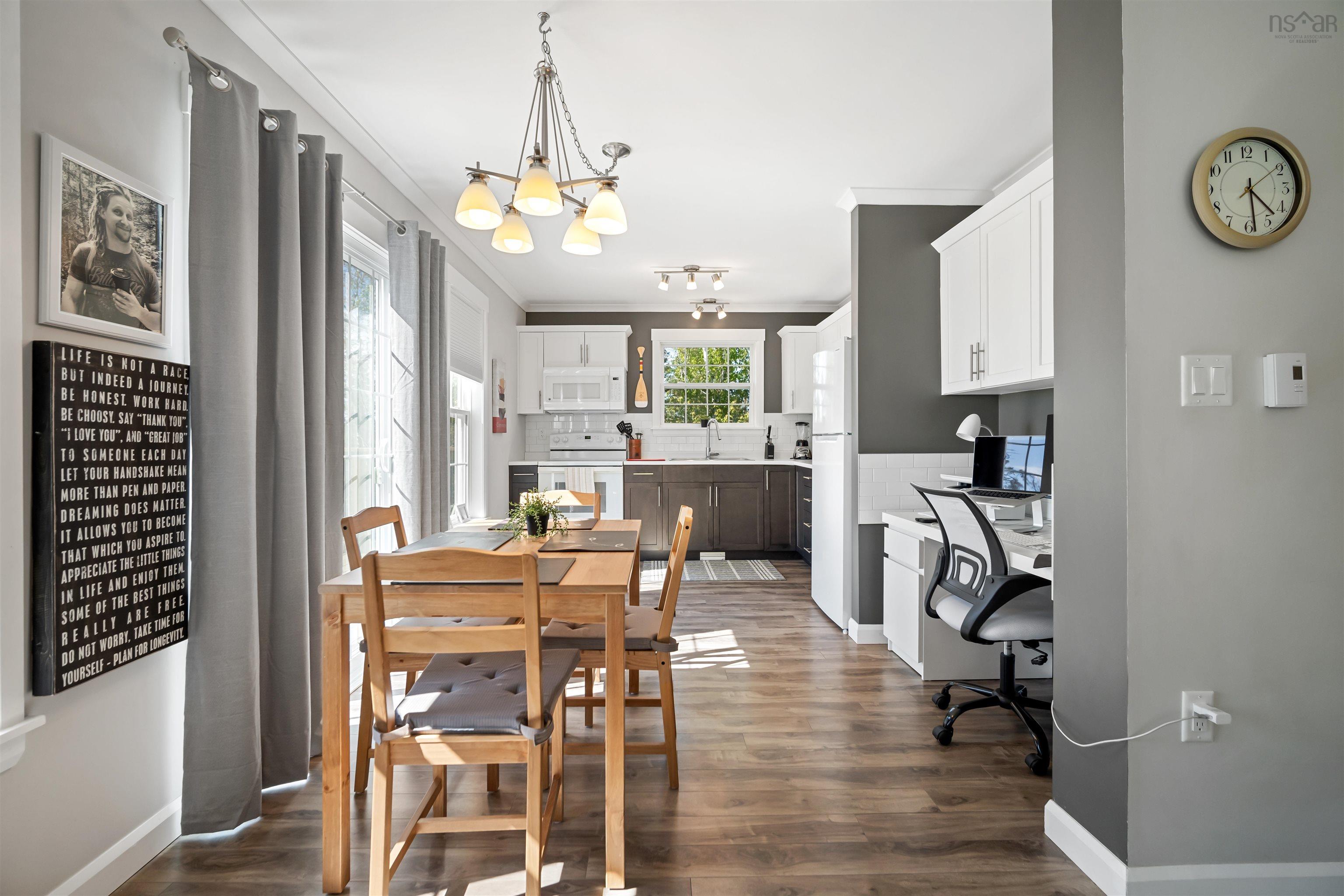 $1,425,000.00: 27/29 27 Pioneer Hill, Whites Lake