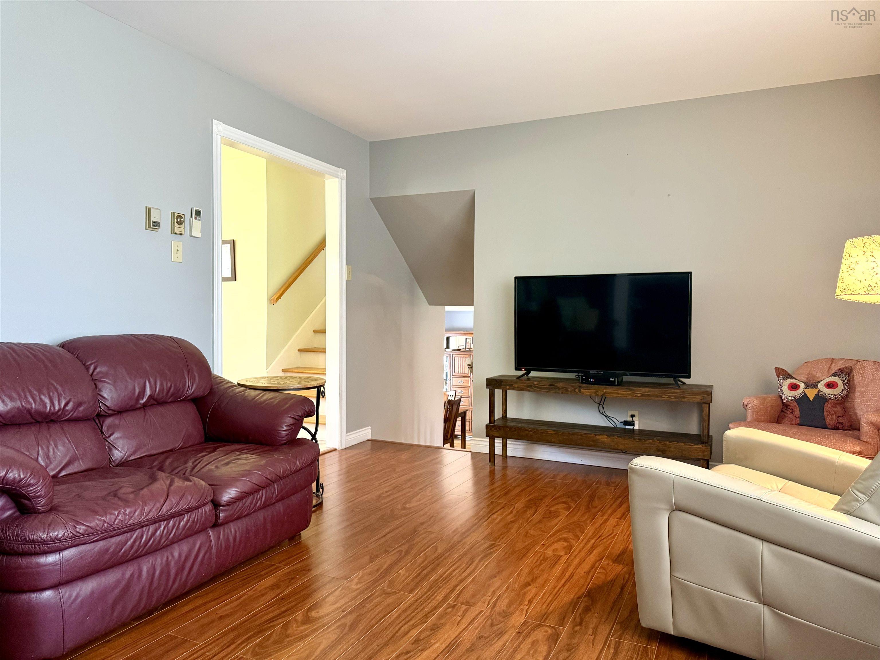 $379,900.00: 18 Fletcher Drive, Amherst