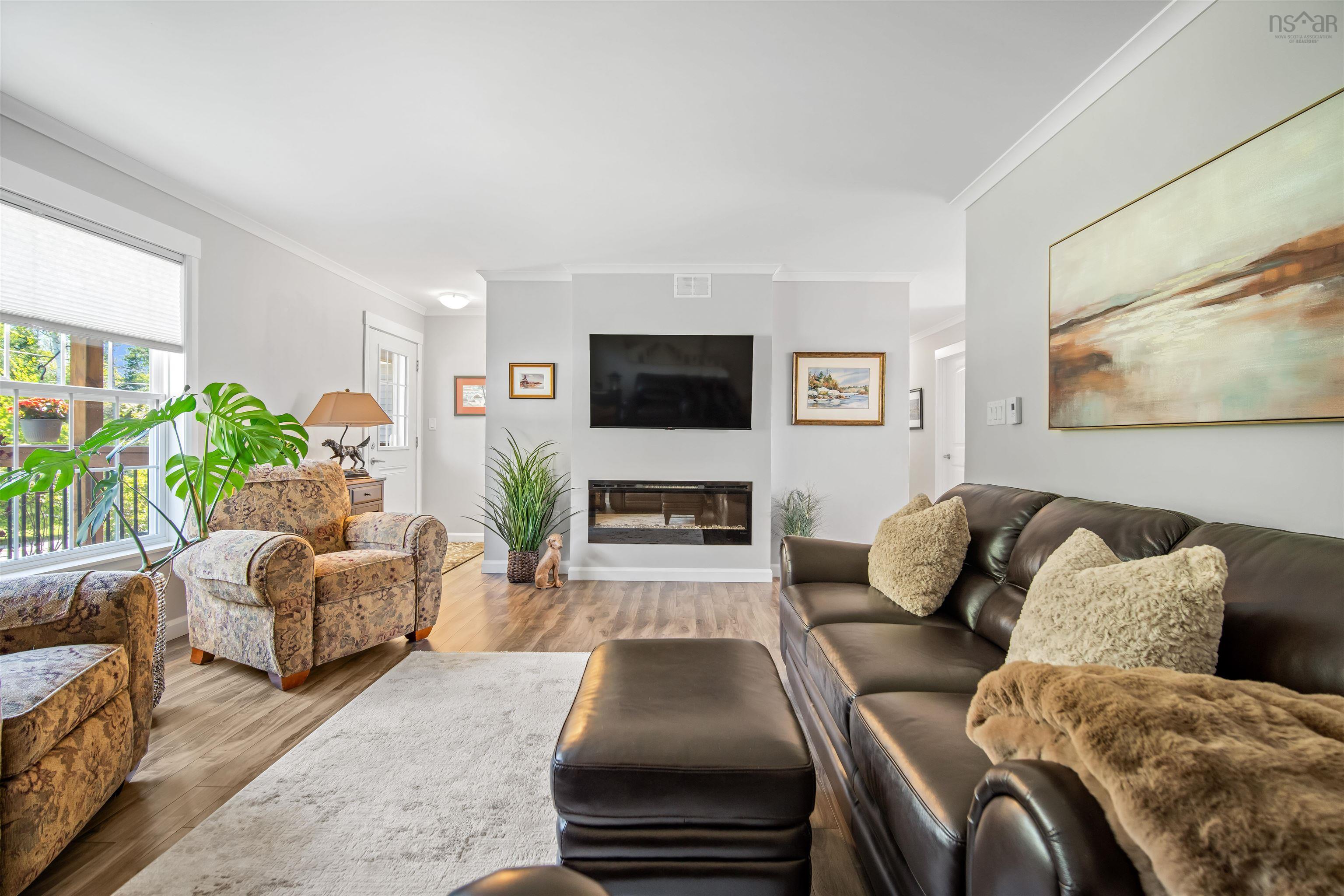 $1,425,000.00: 27/29 27/29 Pioneer Hill, Whites Lake