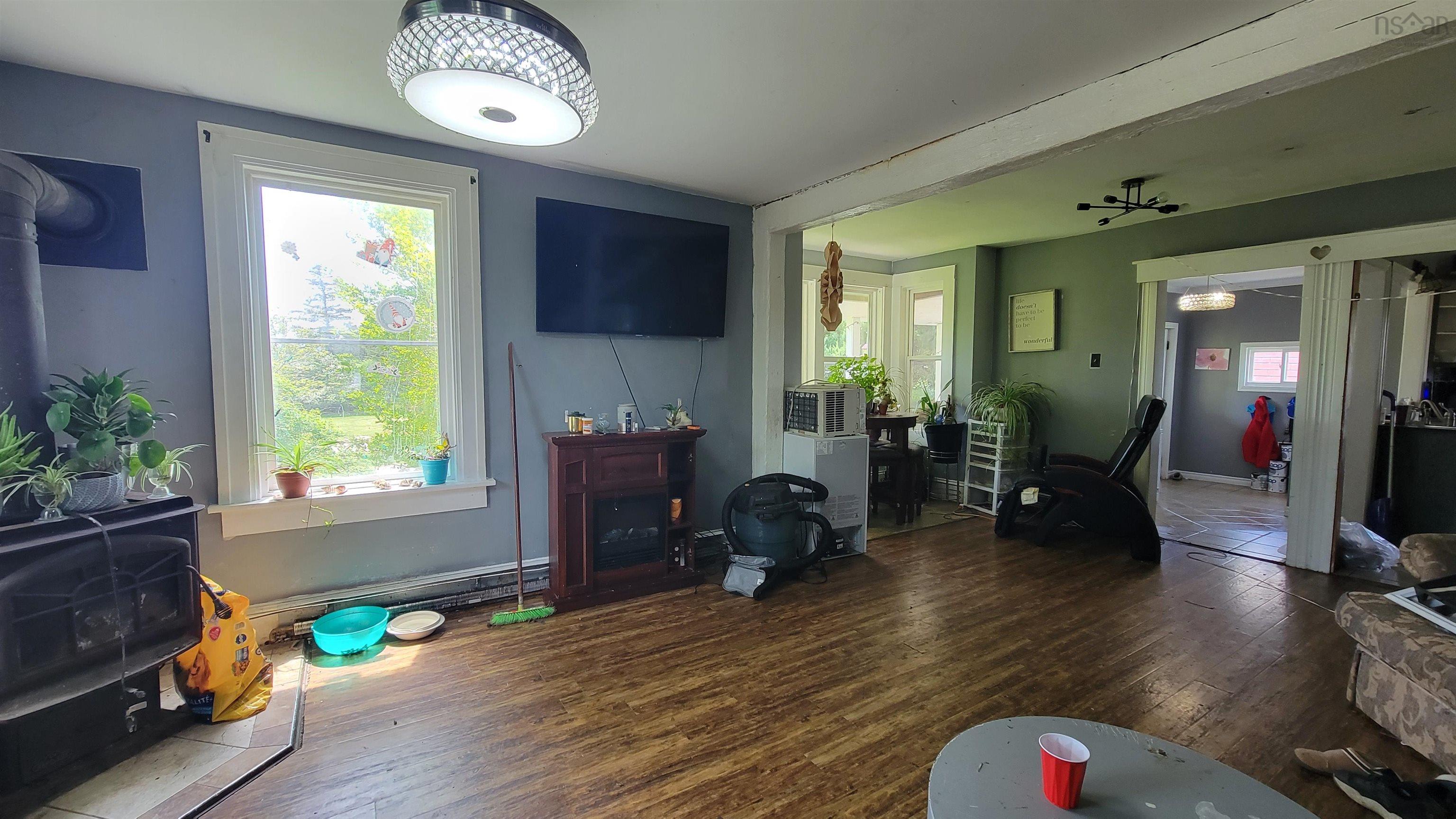 $279,900.00: 1641 1 Highway, Wellington