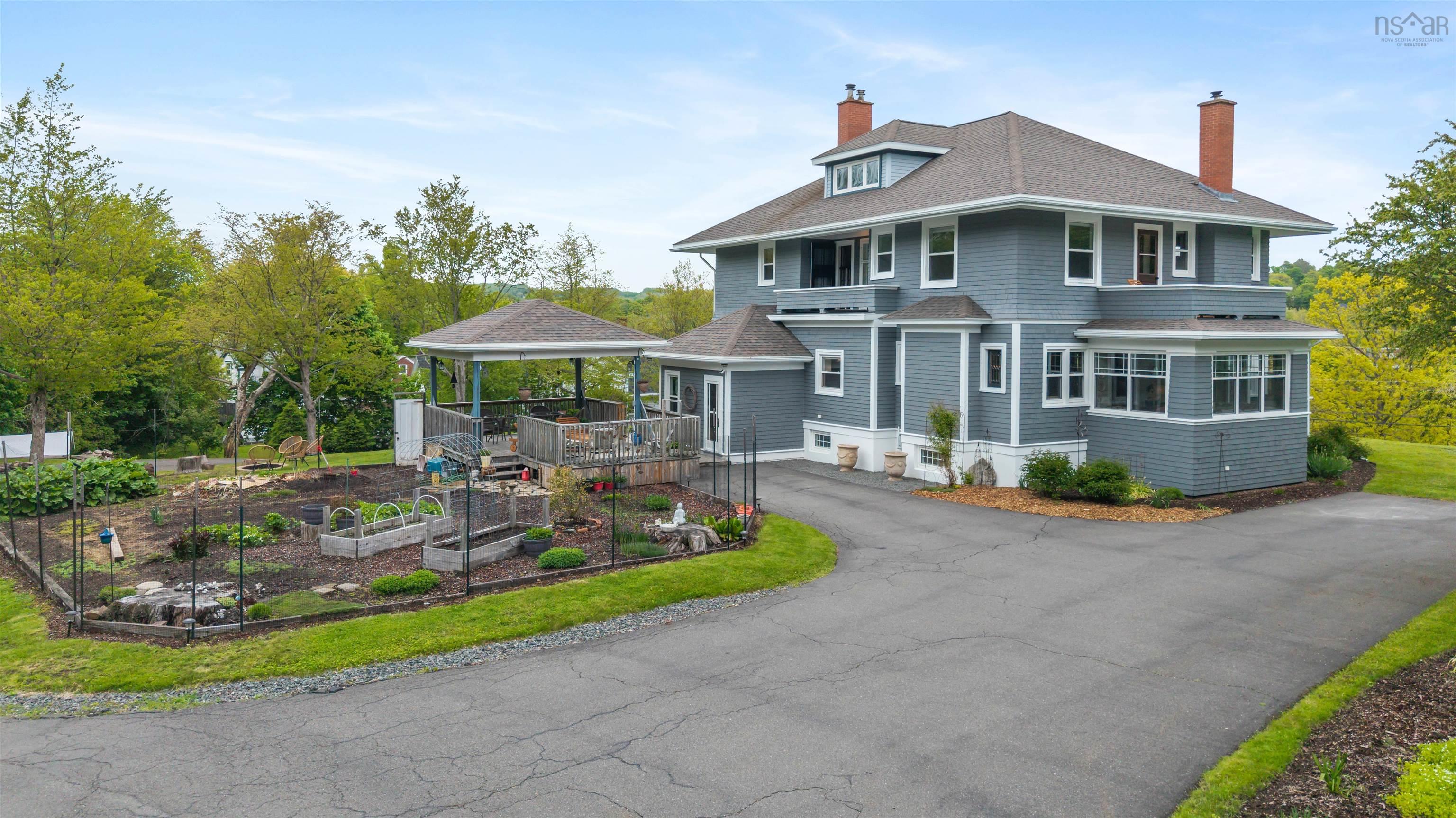 $799,900.00: 192 Terrace Street, New Glasgow
