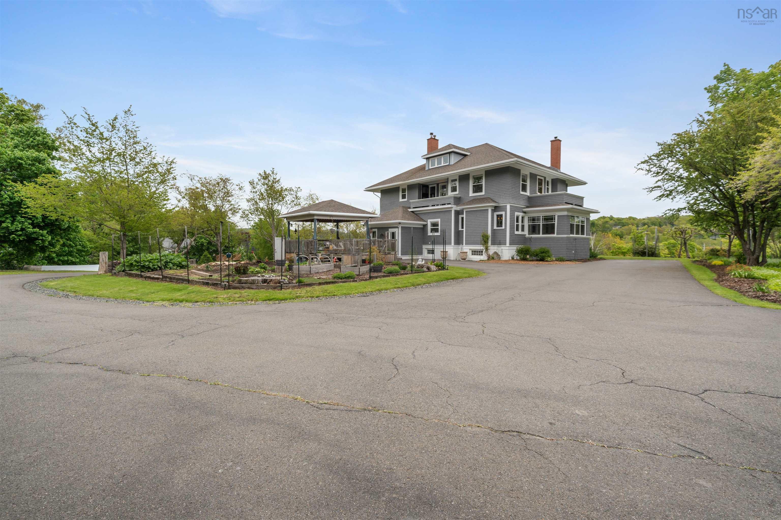 $799,900.00: 192 Terrace Street, New Glasgow