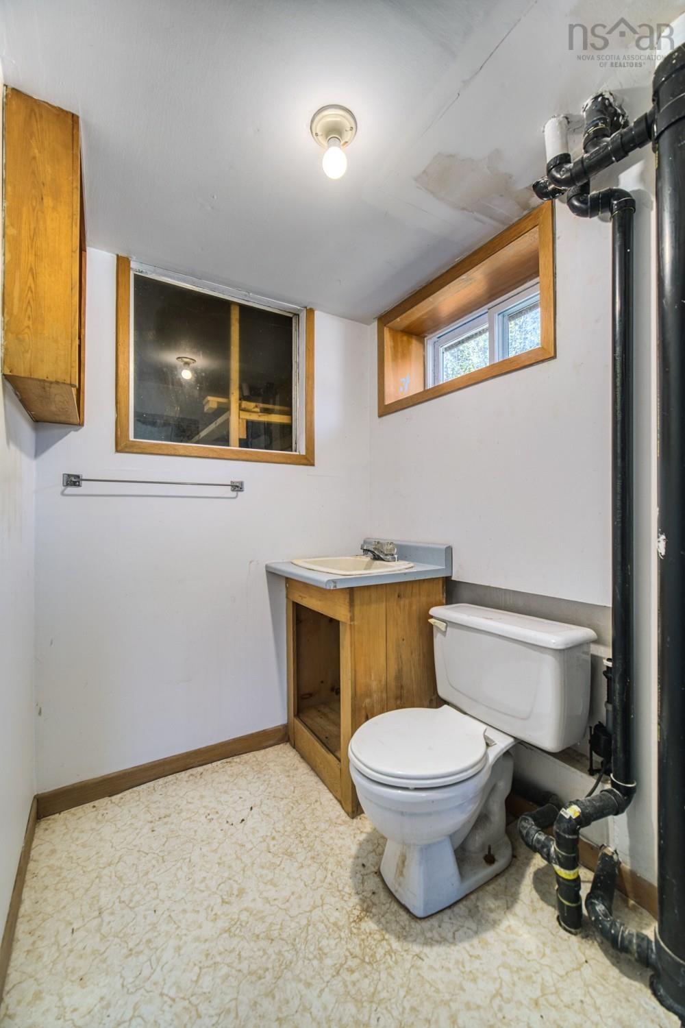 $449,000.00: 4332 Hwy 329, Bayswater