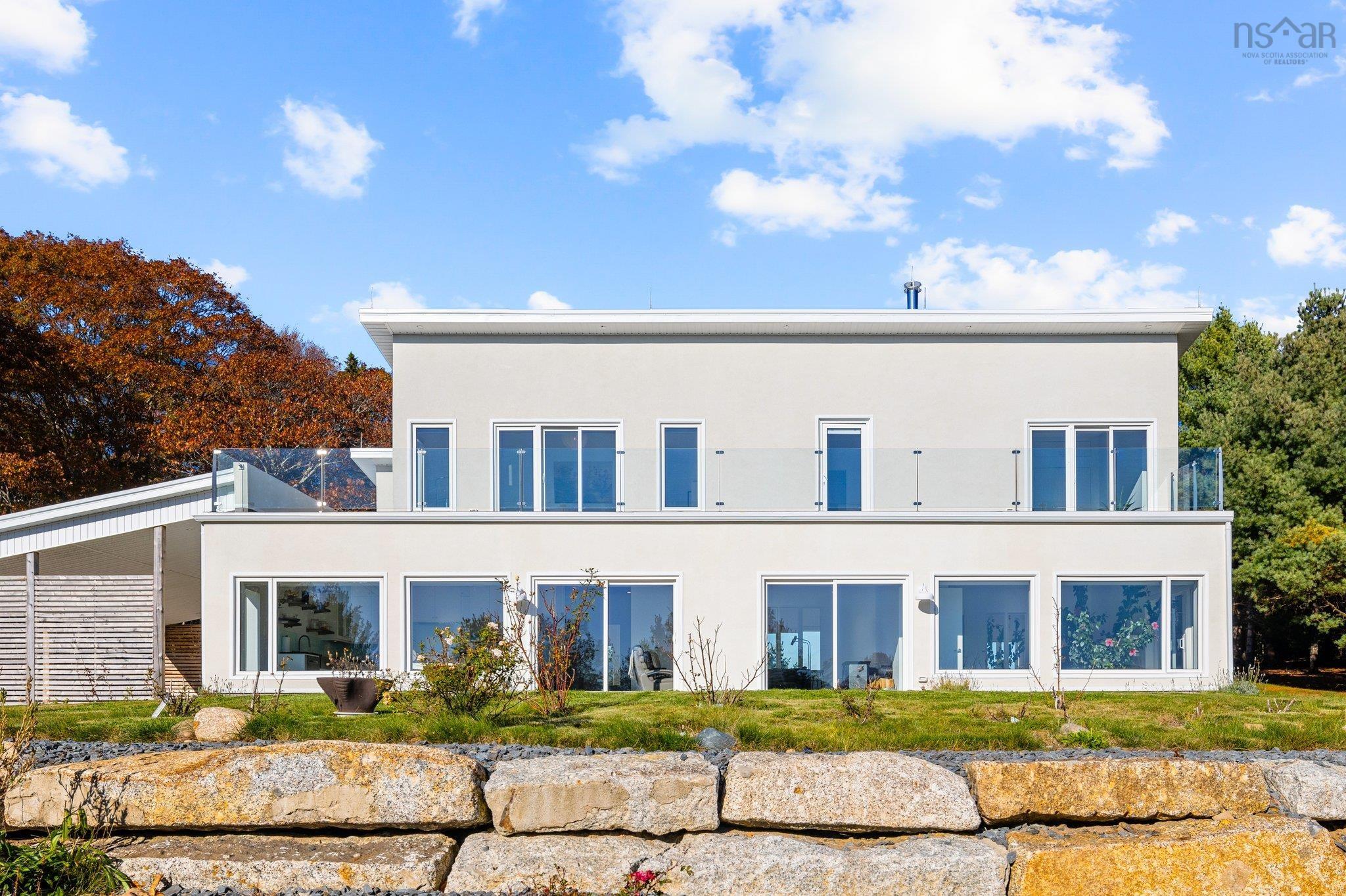 $1,999,000.00: 4808 332 Highway, East Lahave
