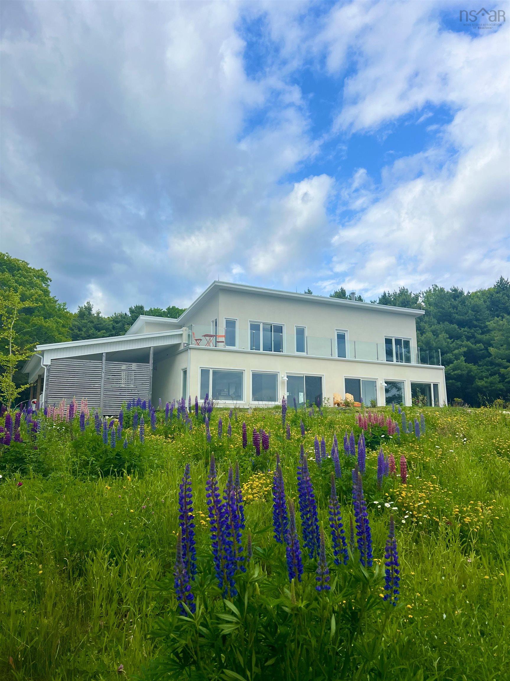 $1,999,000.00: 4808 332 Highway, East Lahave