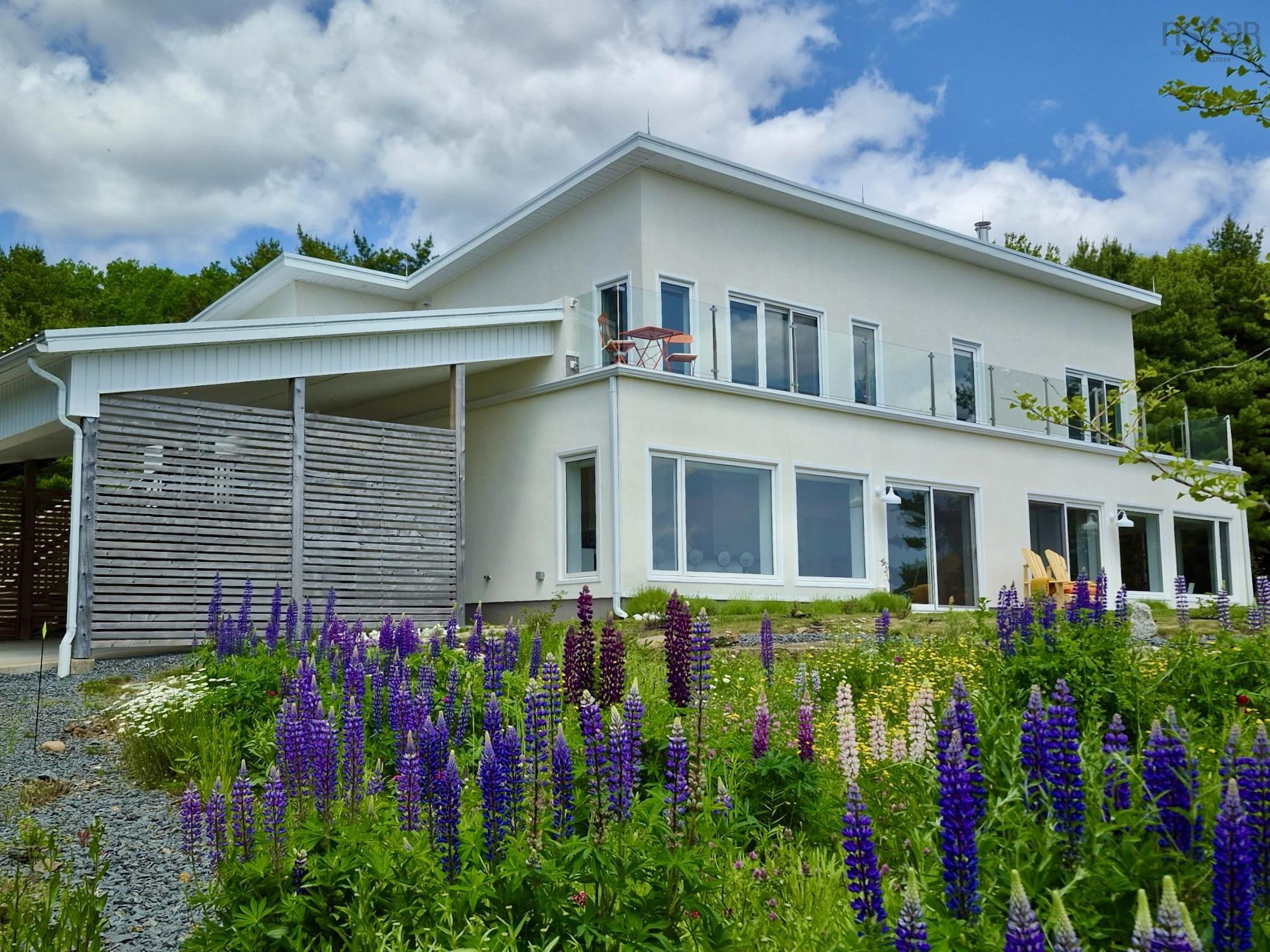 $1,999,000.00: 4808 332 Highway, East Lahave