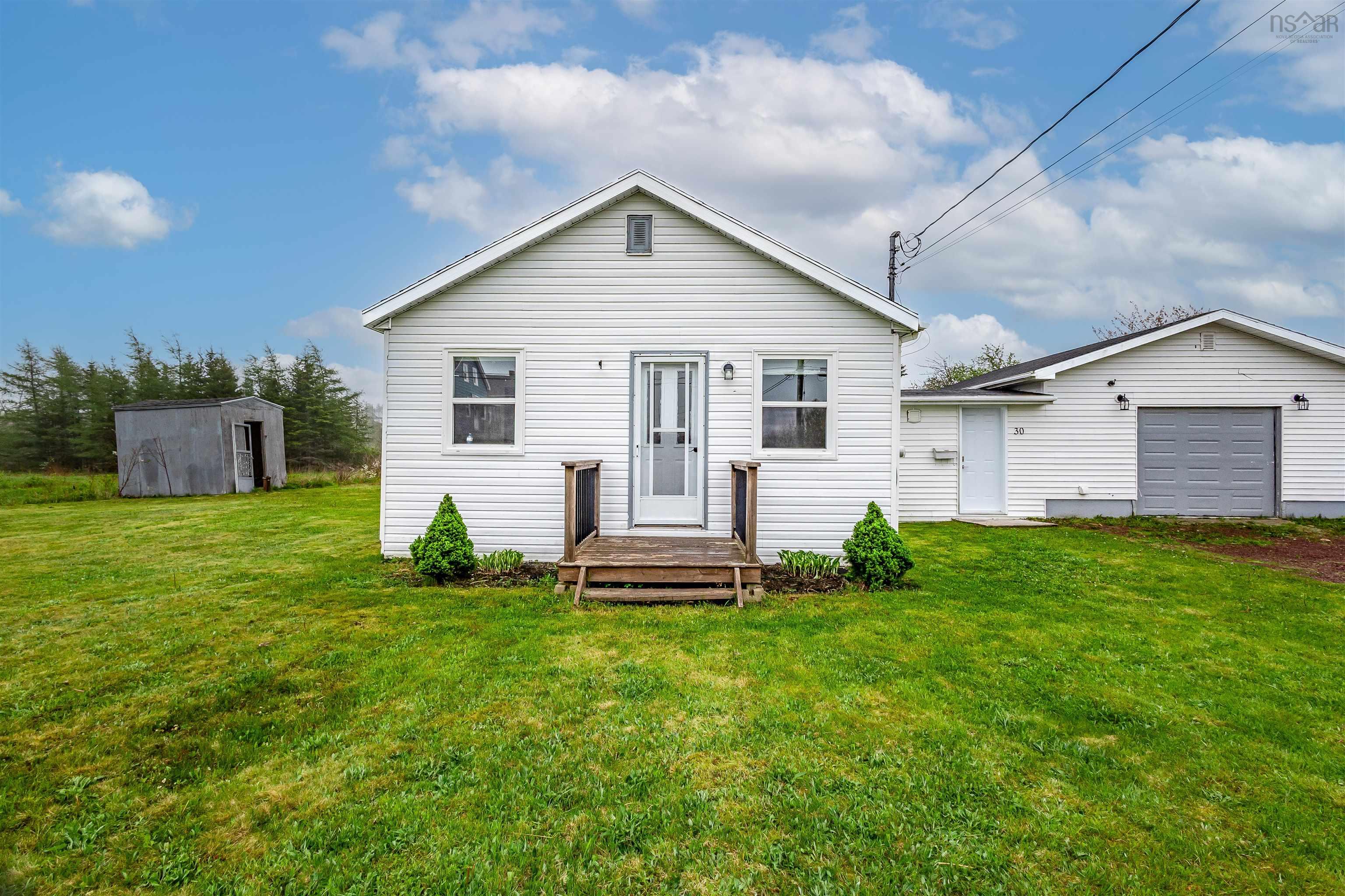 $219,900.00: 30 Thomas Avenue Sydney NS, Mira Road