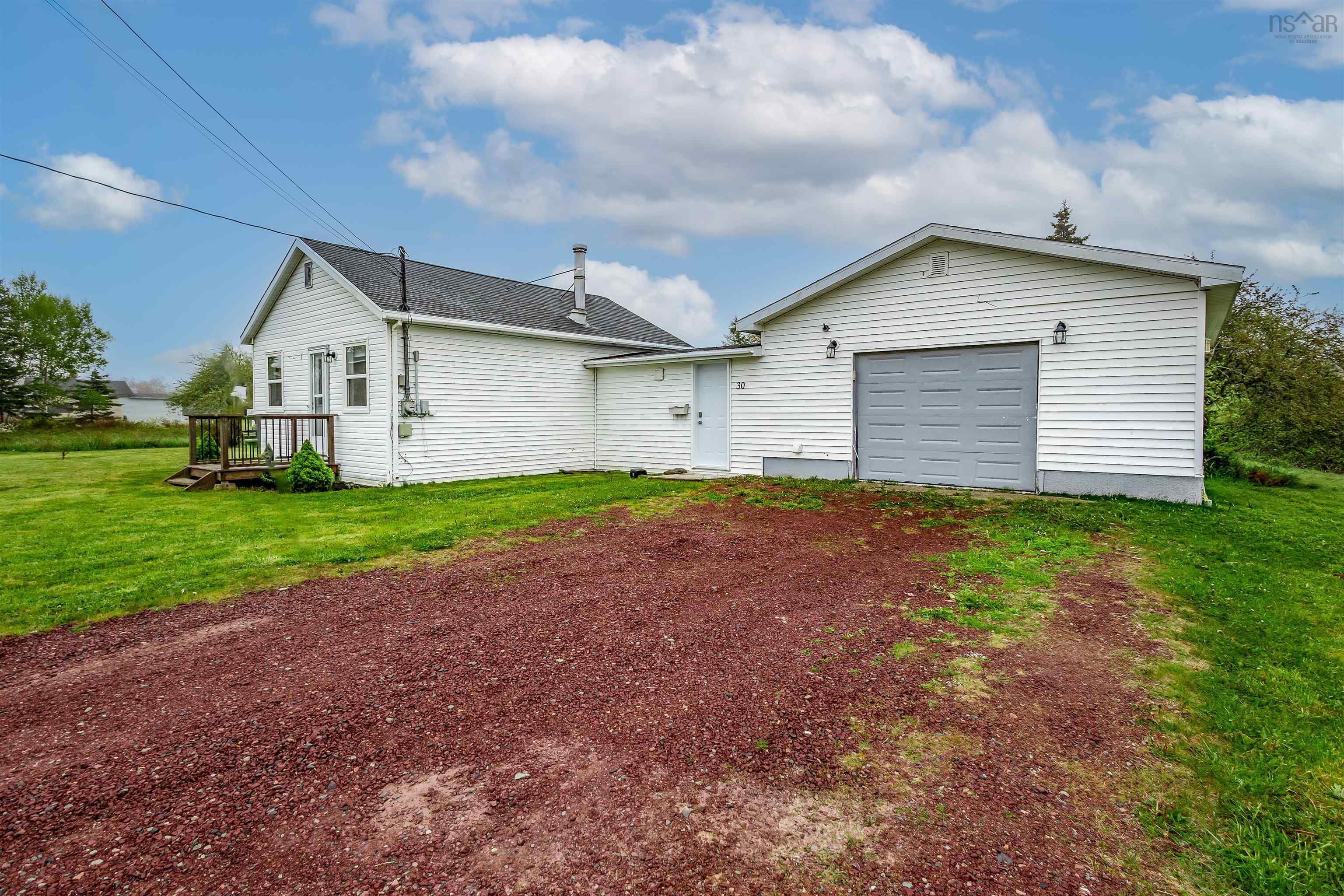 $219,900.00: 30 Thomas Avenue Sydney NS, Mira Road