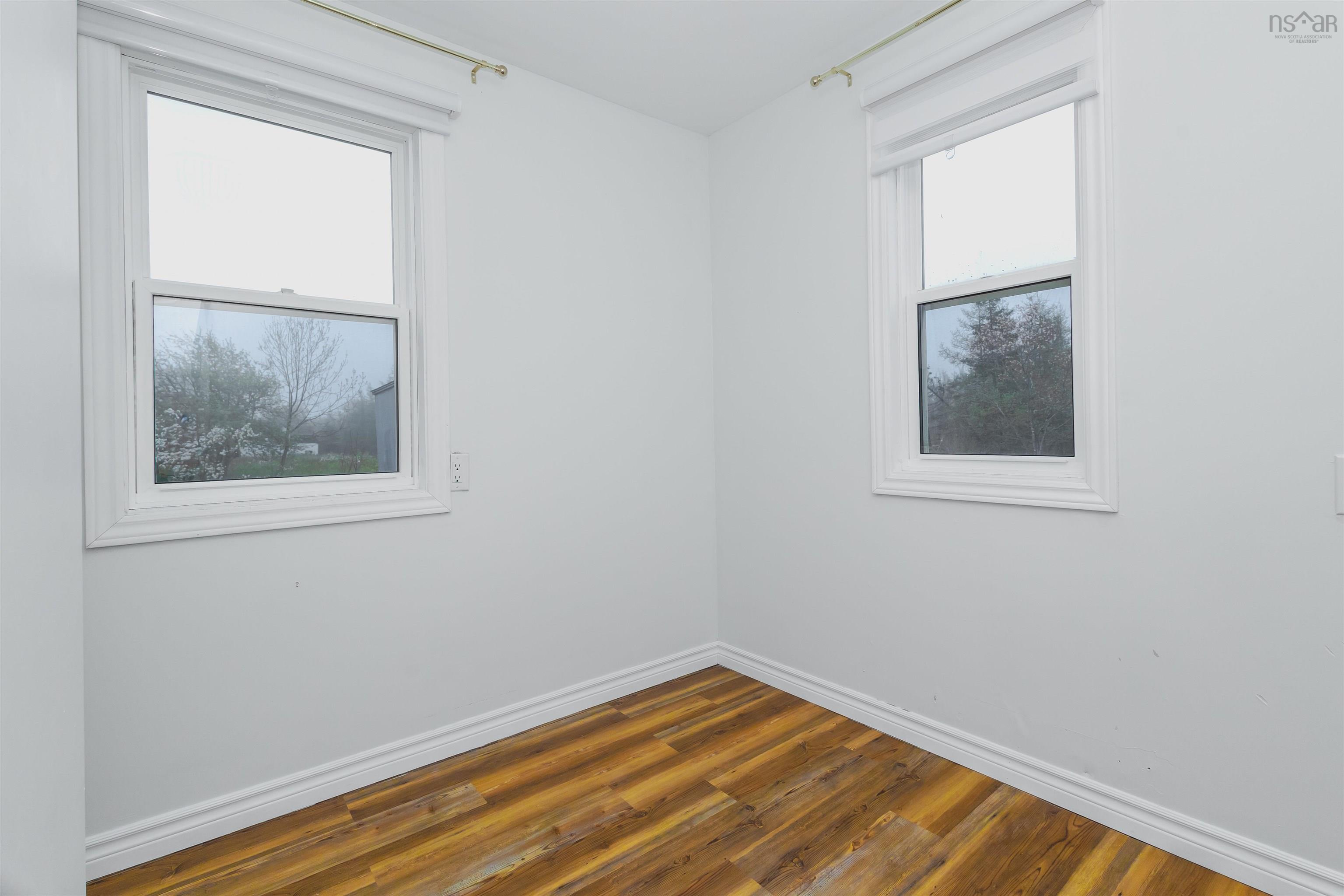 $219,900.00: 30 Thomas Avenue Sydney NS, Mira Road