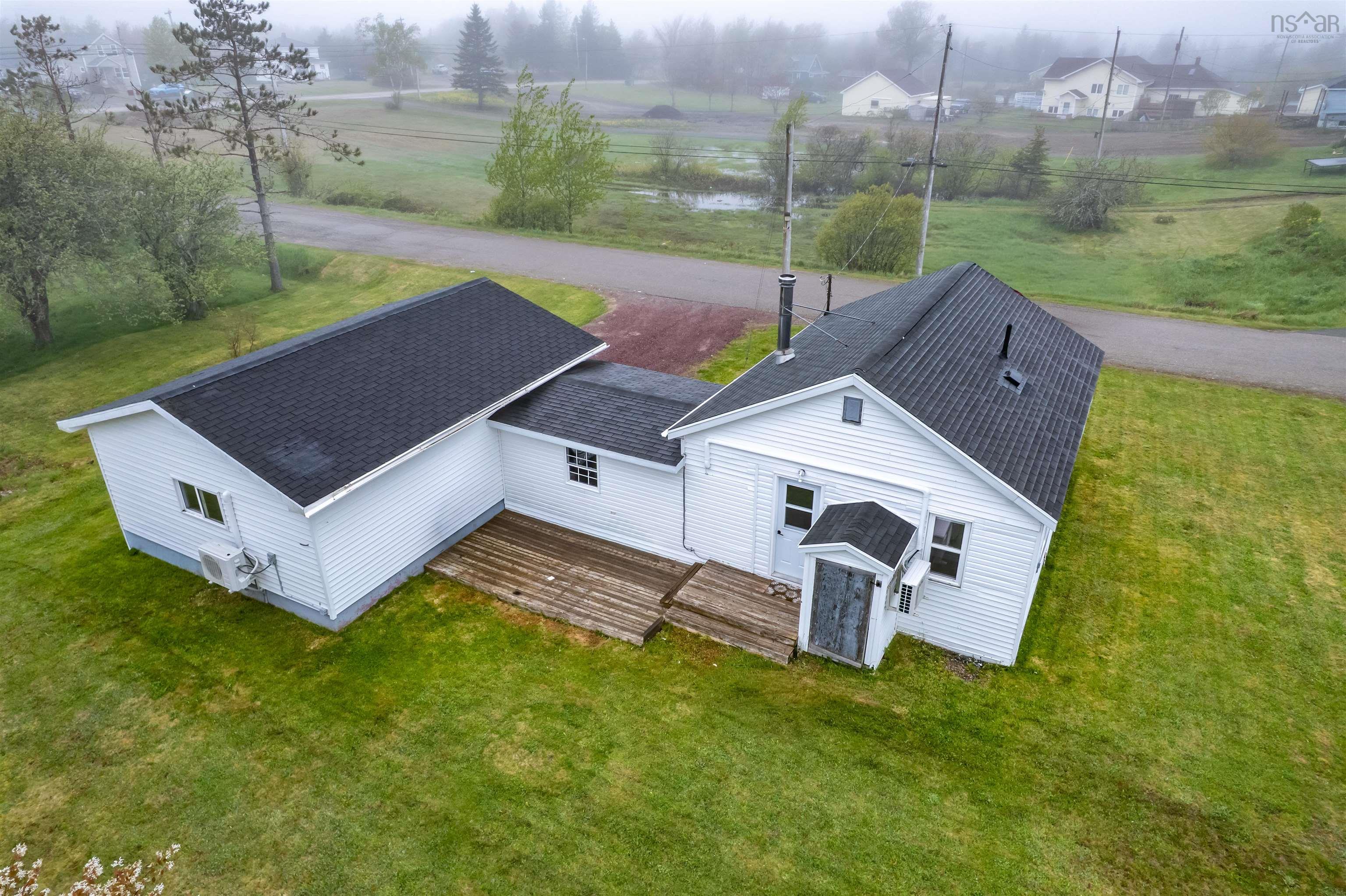 $219,900.00: 30 Thomas Avenue Sydney NS, Mira Road