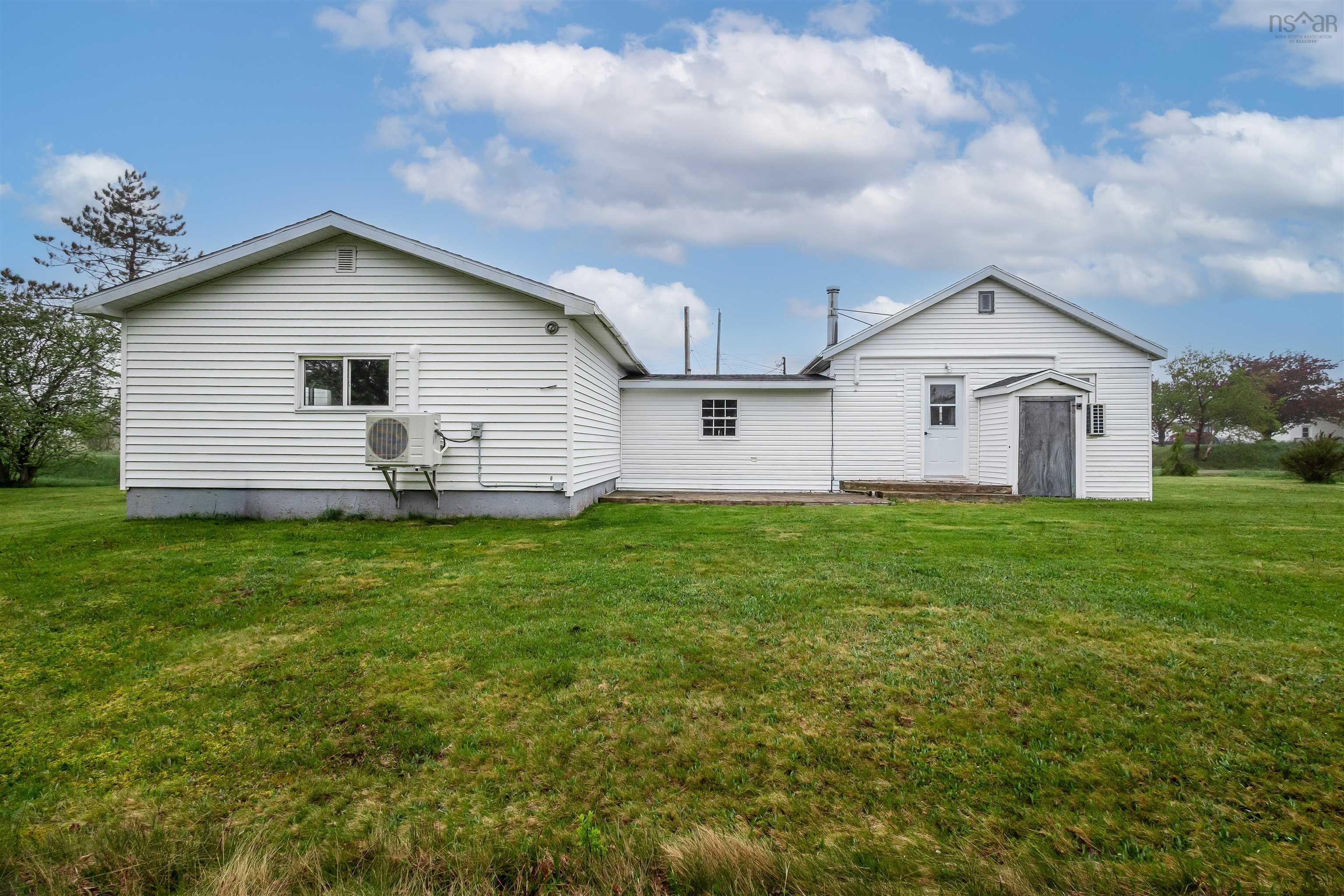 $219,900.00: 30 Thomas Avenue Sydney NS, Mira Road