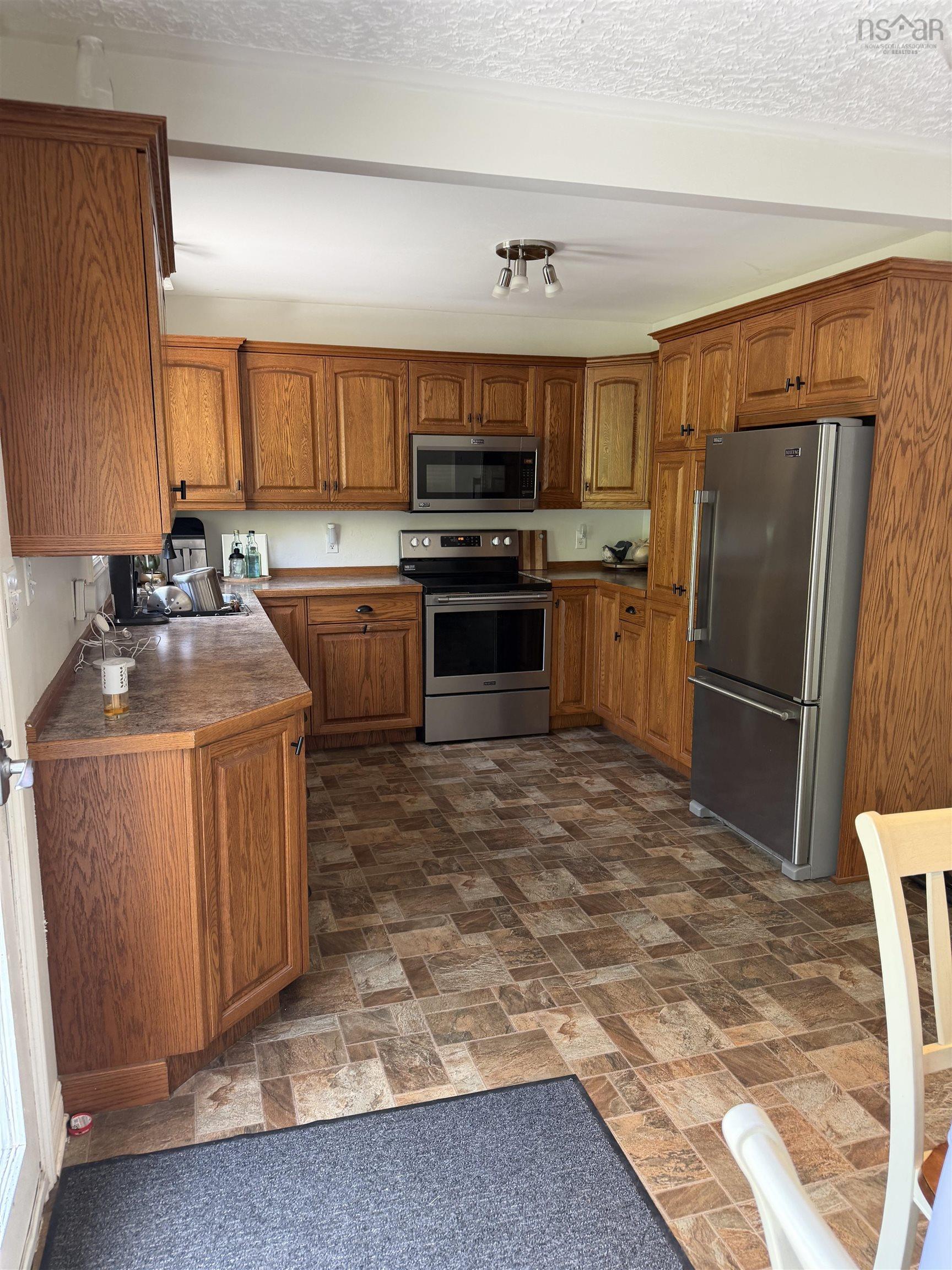 $389,900.00: 2547 Pleasant Valley Road, Maryvale