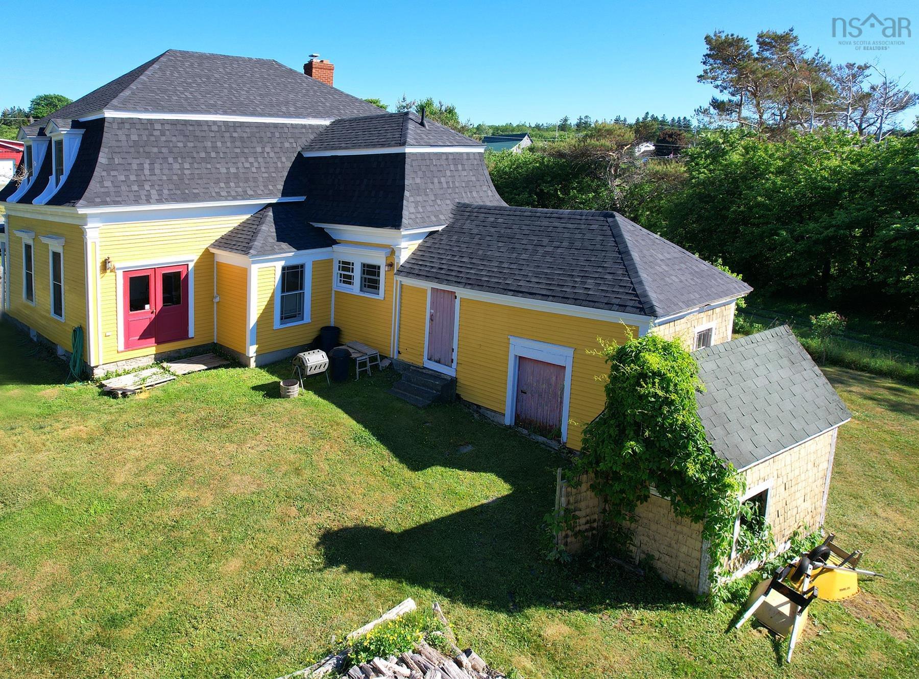 $379,000.00: 7213 Highway 101, Plympton