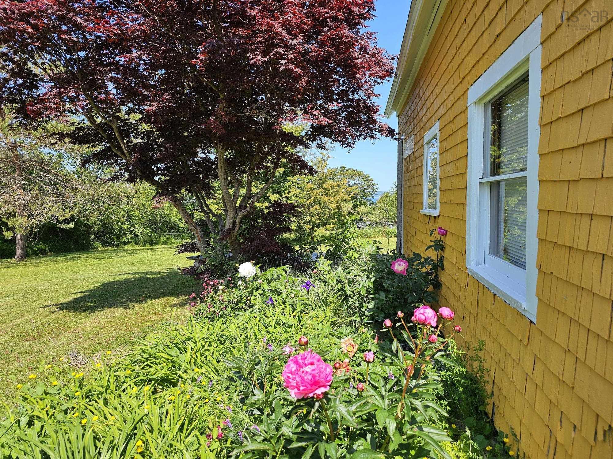 $379,000.00: 7213 Highway 101, Plympton