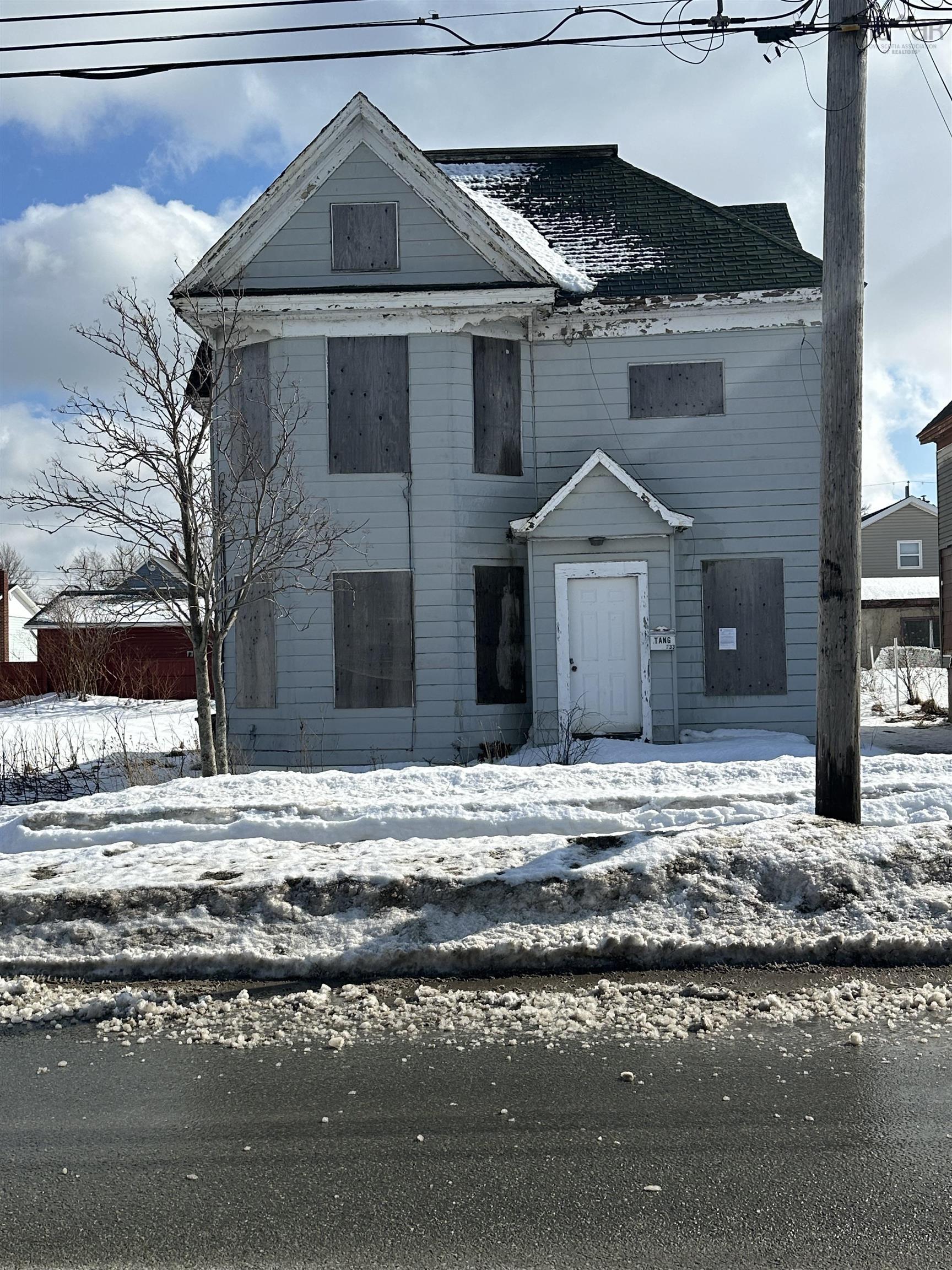 $29,900.00: 233 King Edward Street, Glace Bay