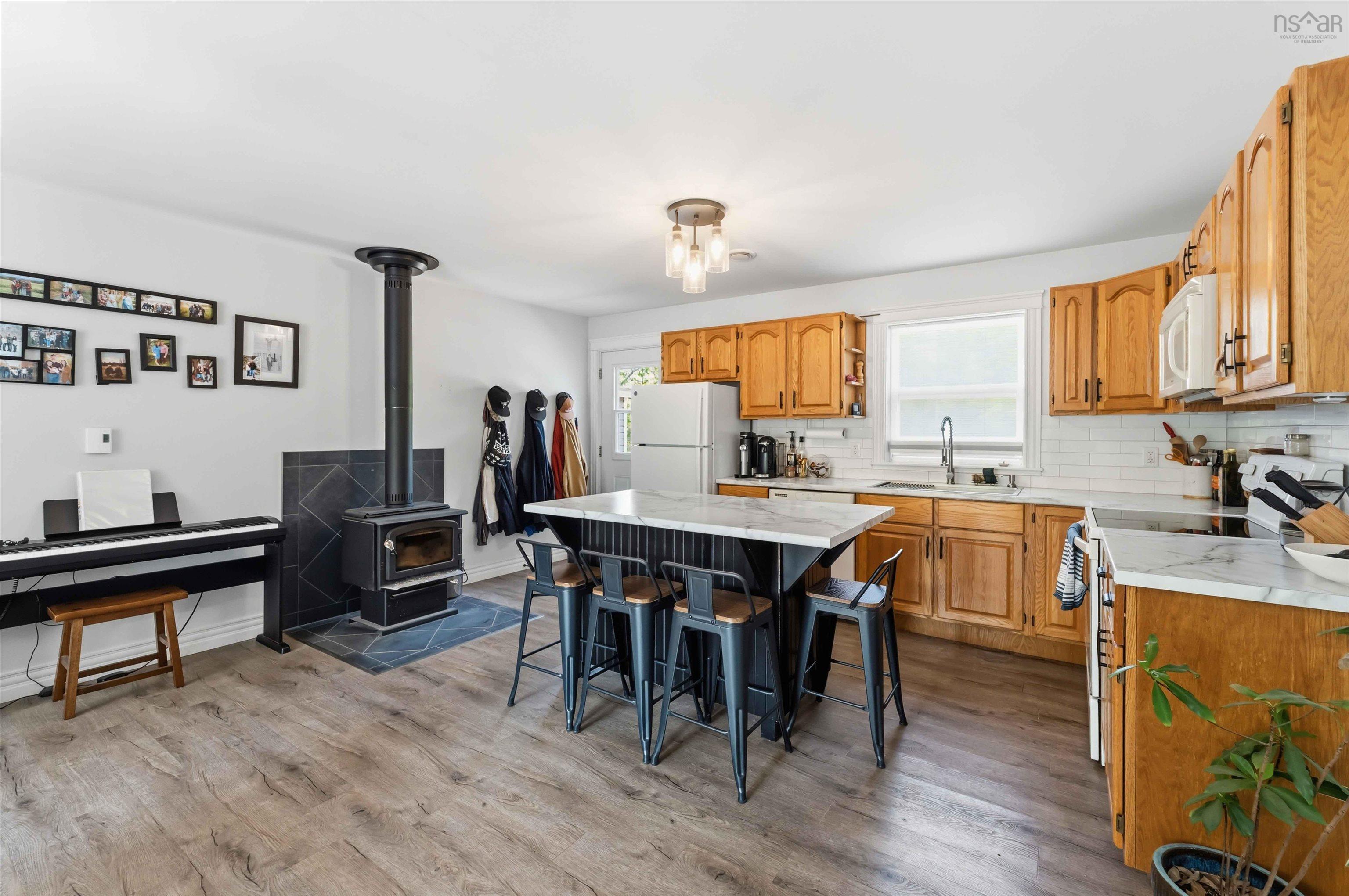 $649,900.00: 3344 Highway 12, Welton Landing
