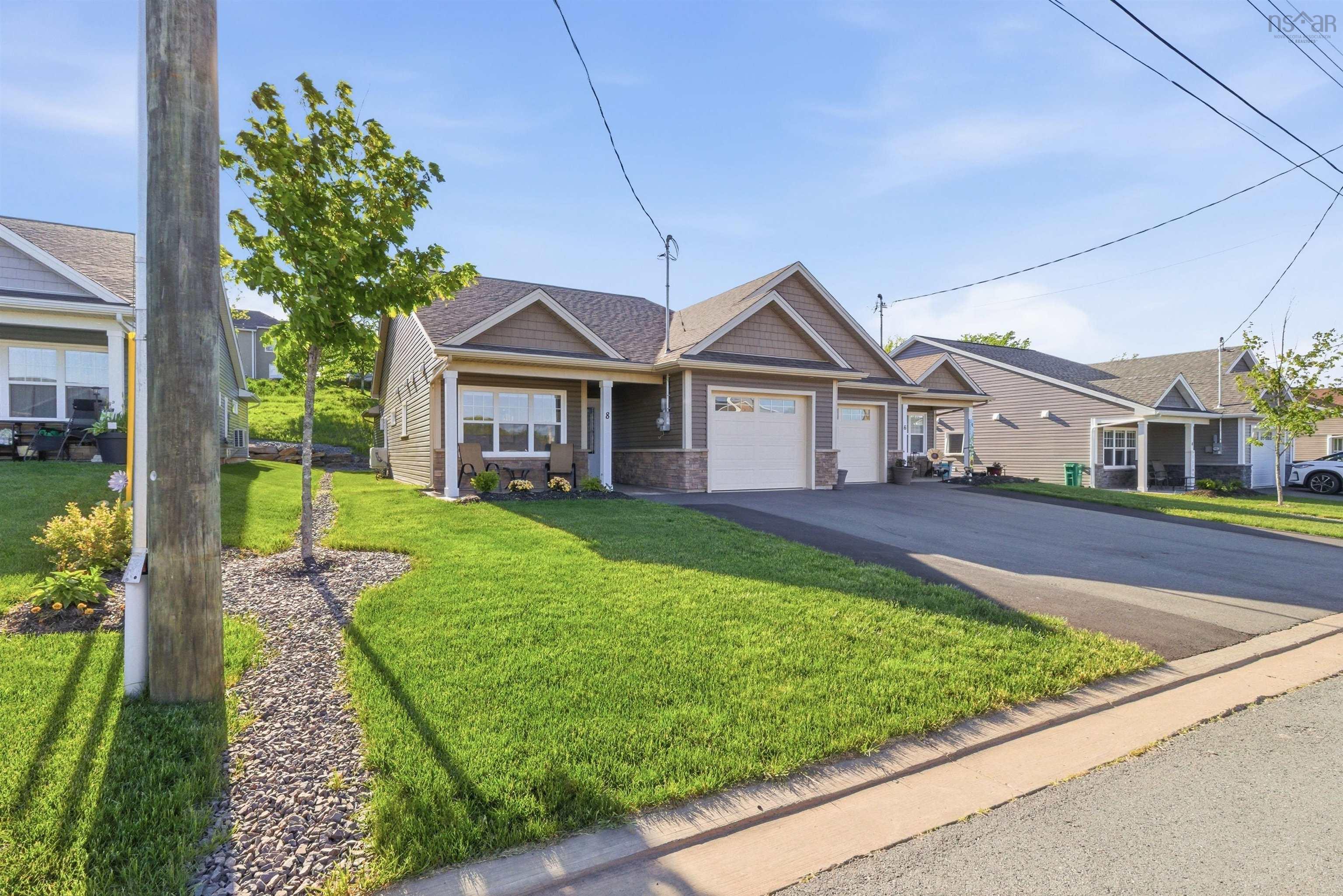 $500,000.00: 8 Goldenrod Court, Falmouth