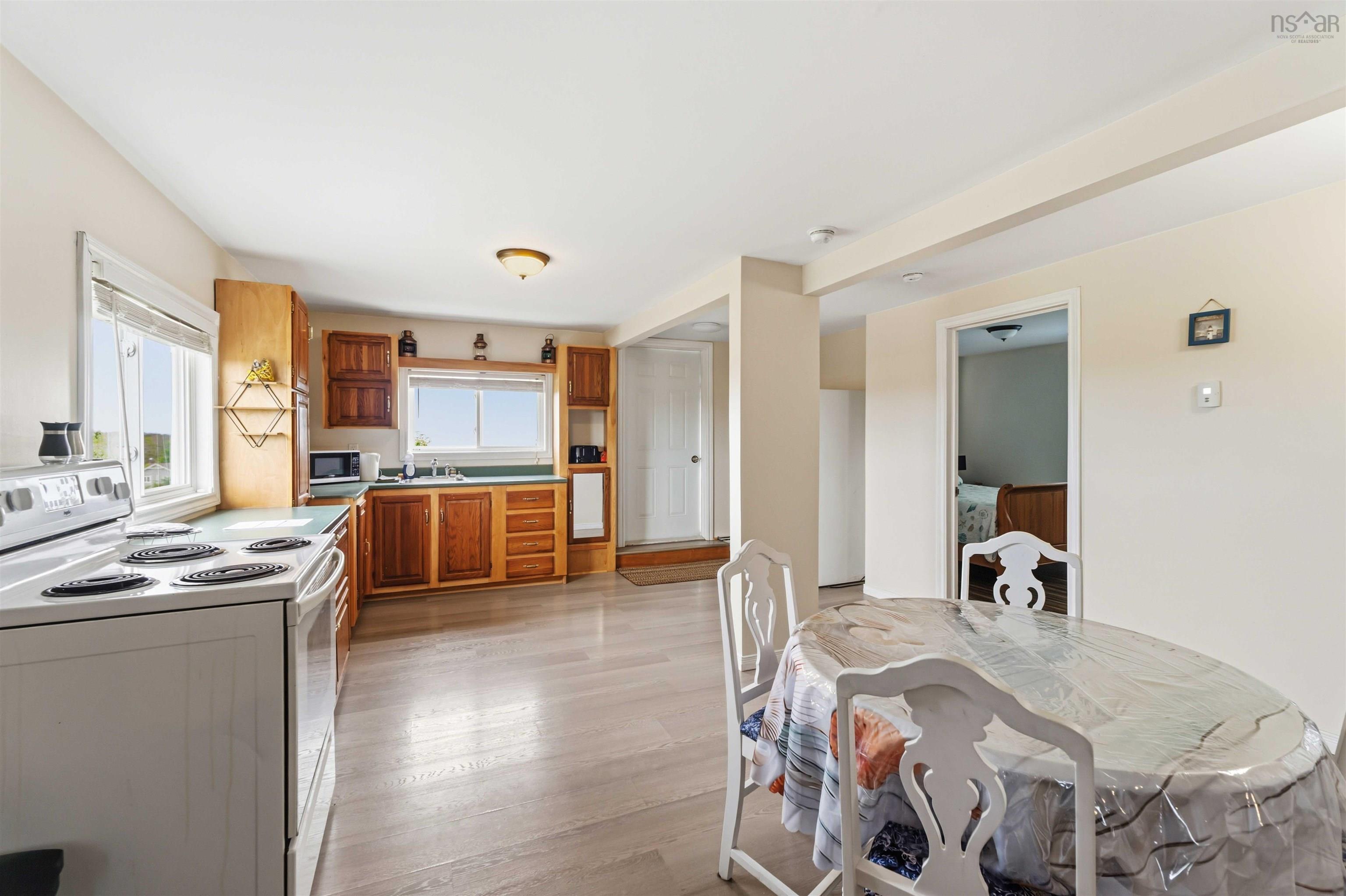 $700,000.00: 50 Whale Cove Road, Whale Cove