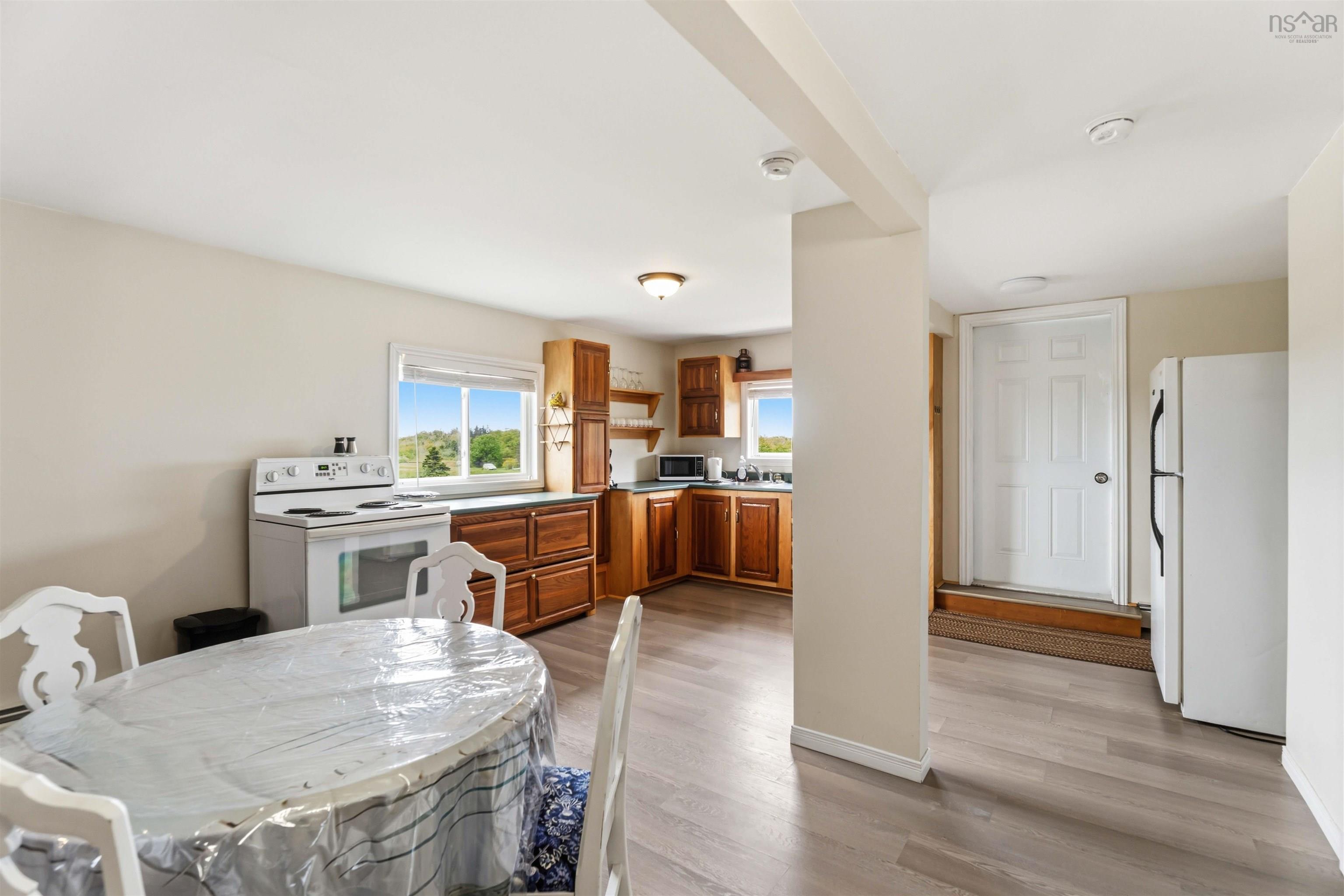 $700,000.00: 50 Whale Cove Road, Whale Cove