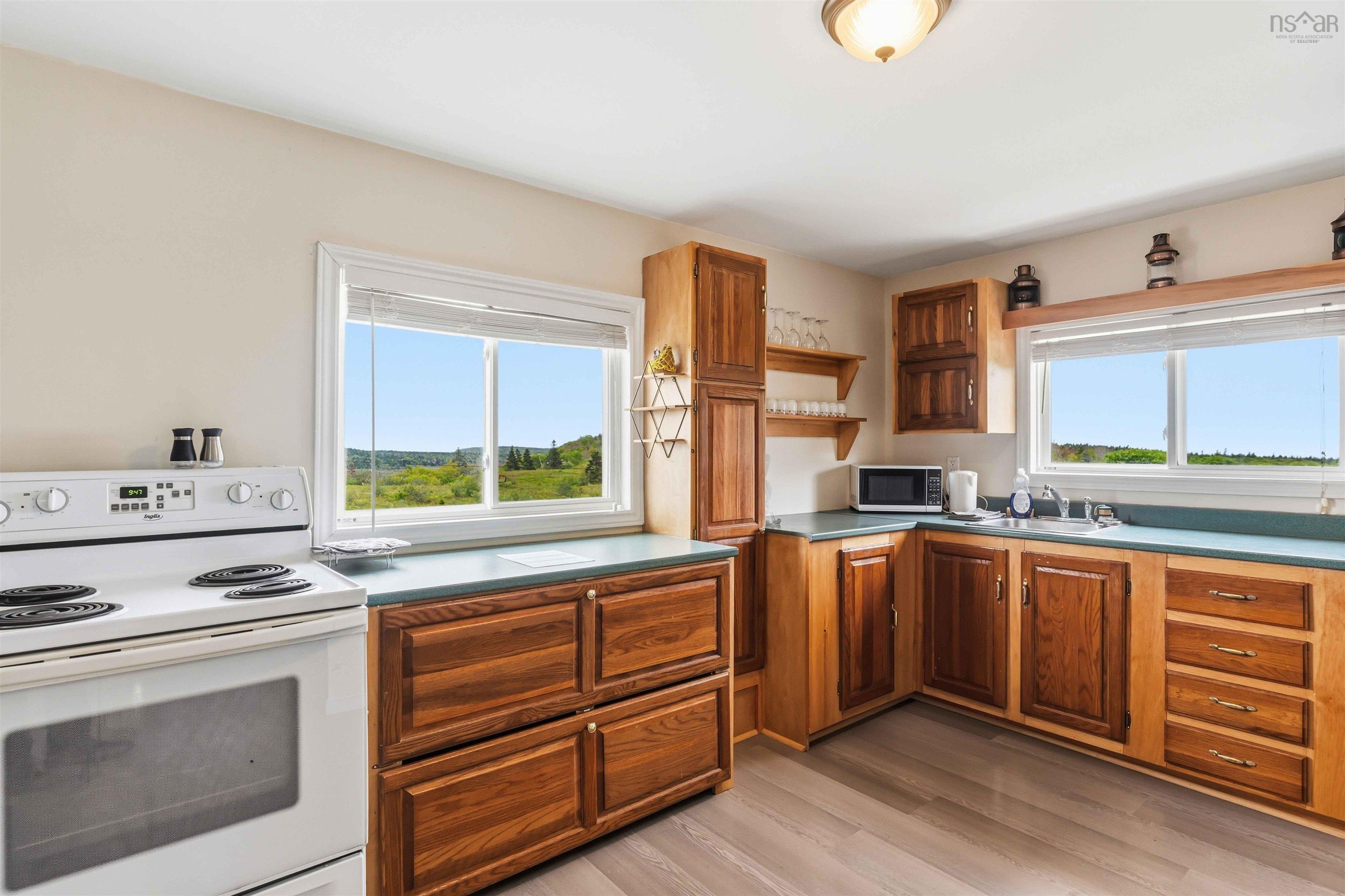 $700,000.00: 50 Whale Cove Road, Whale Cove