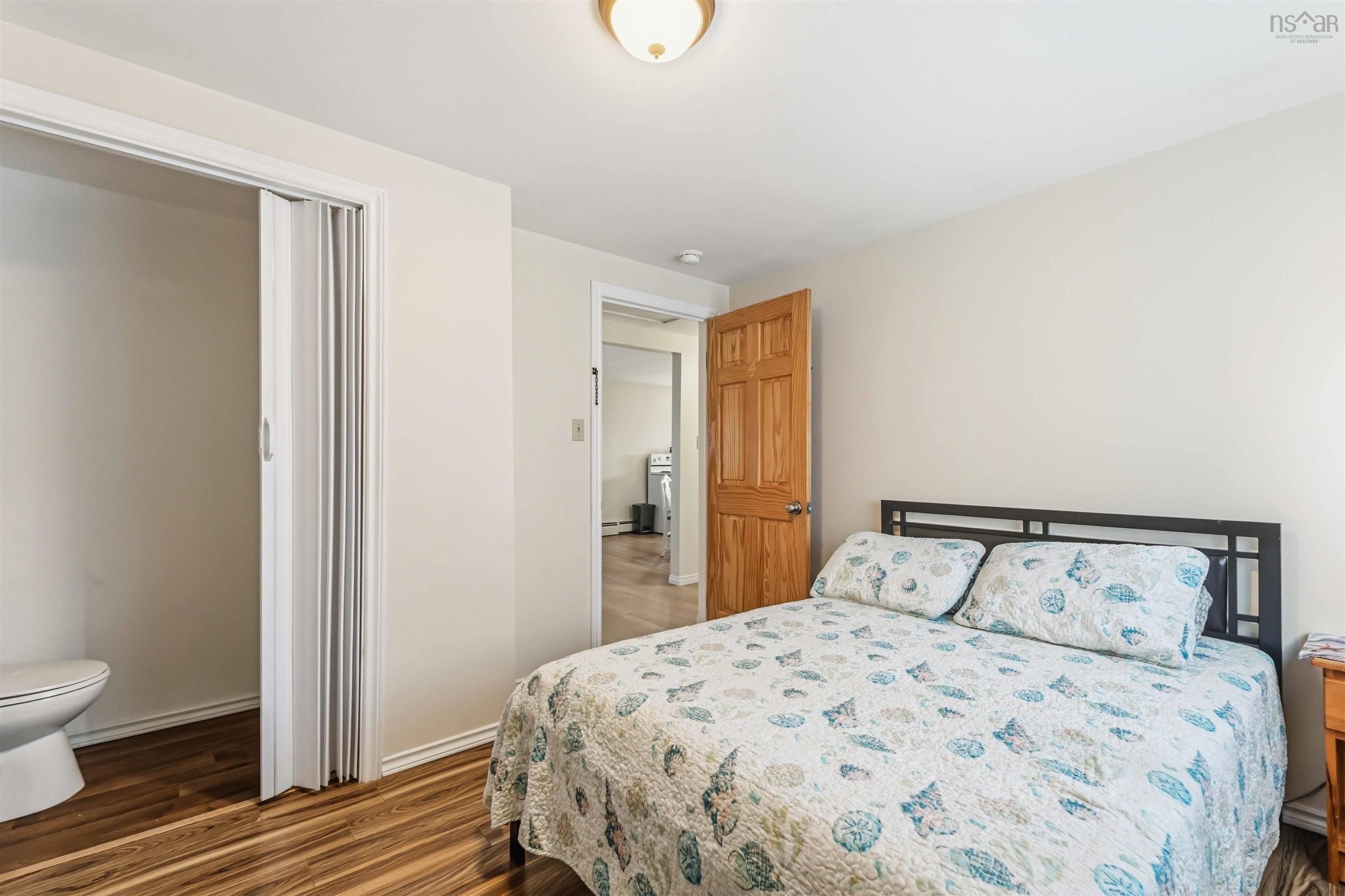 $700,000.00: 50 Whale Cove Road, Whale Cove