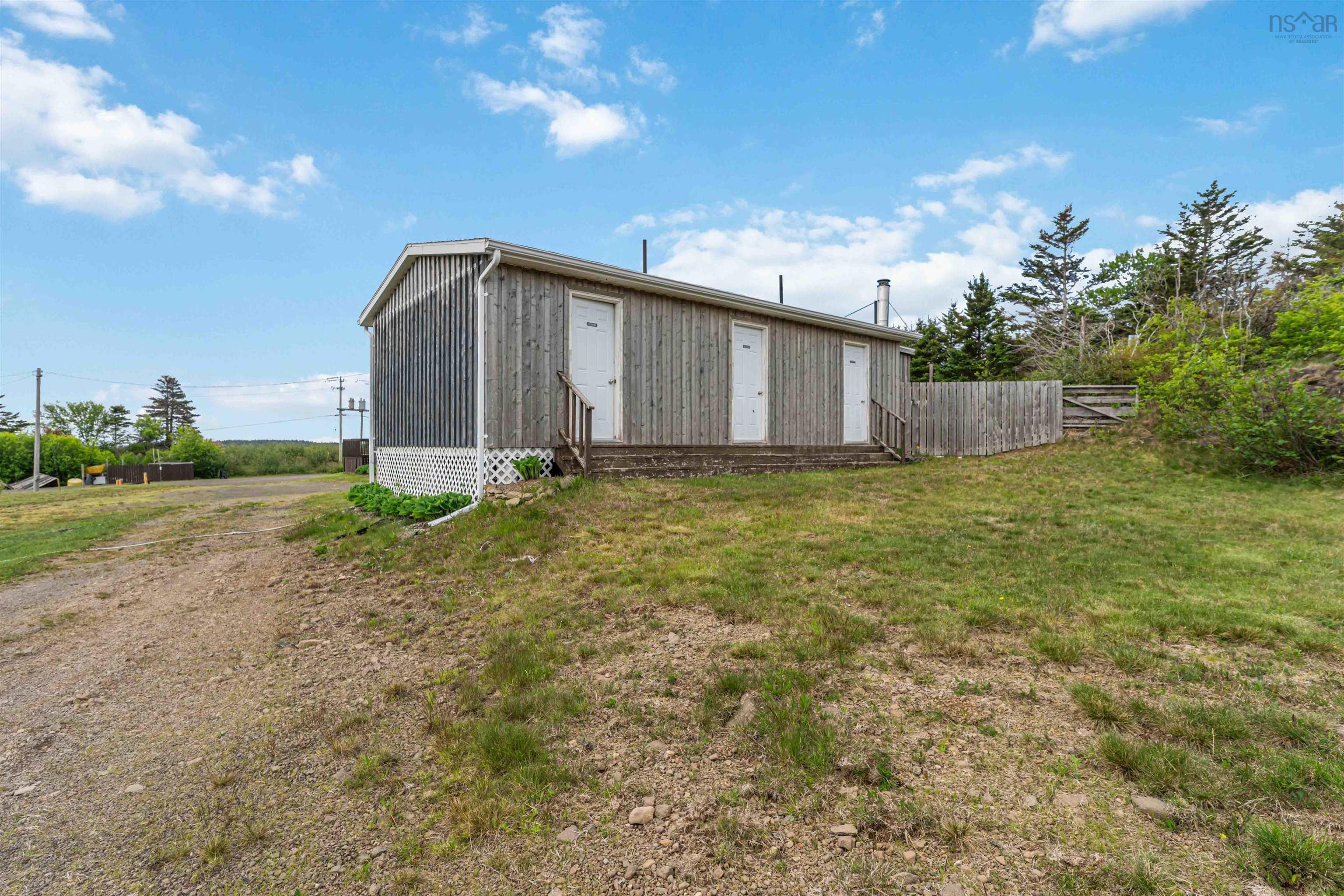 $700,000.00: 50 Whale Cove Road, Whale Cove