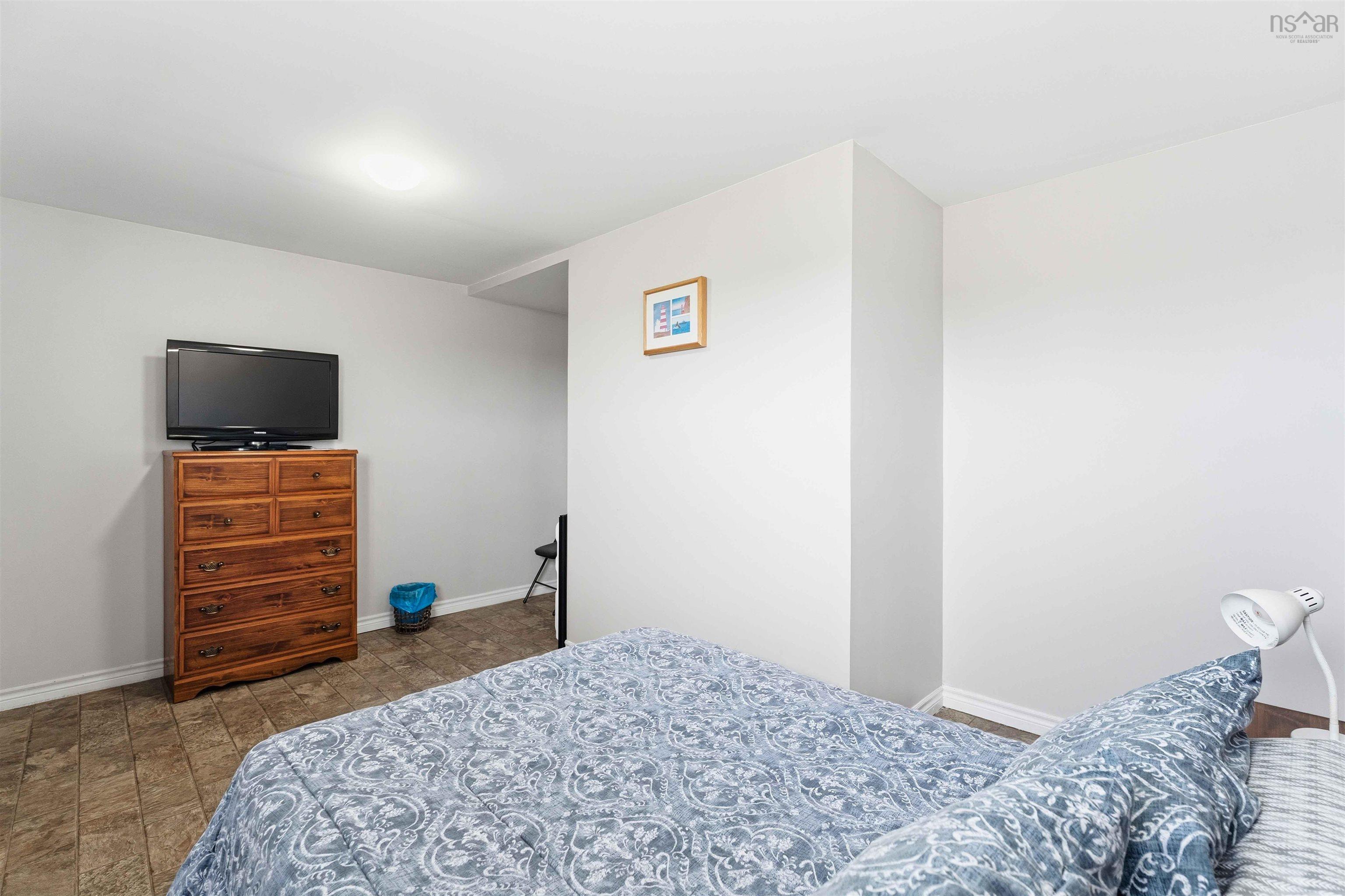 $700,000.00: 50 Whale Cove Road, Whale Cove