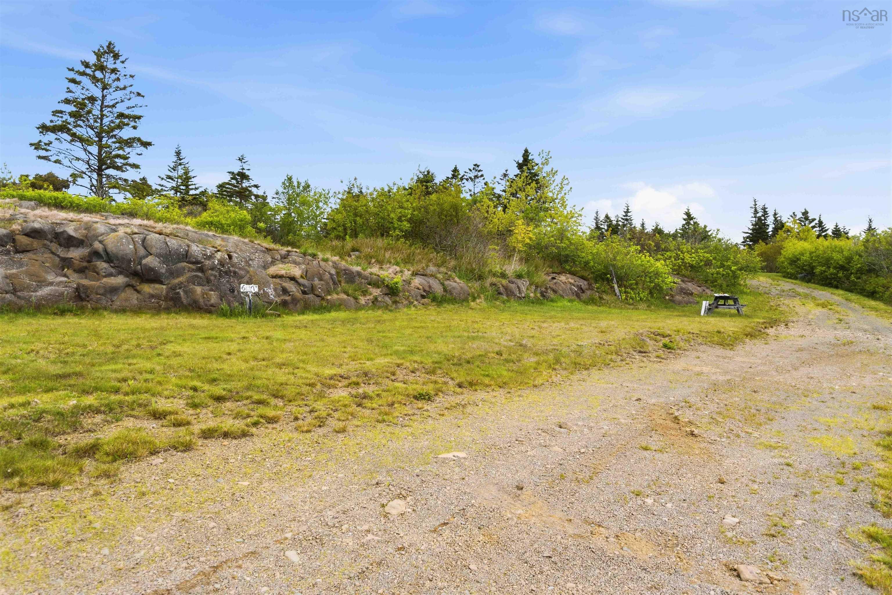 $700,000.00: 50 Whale Cove Road, Whale Cove