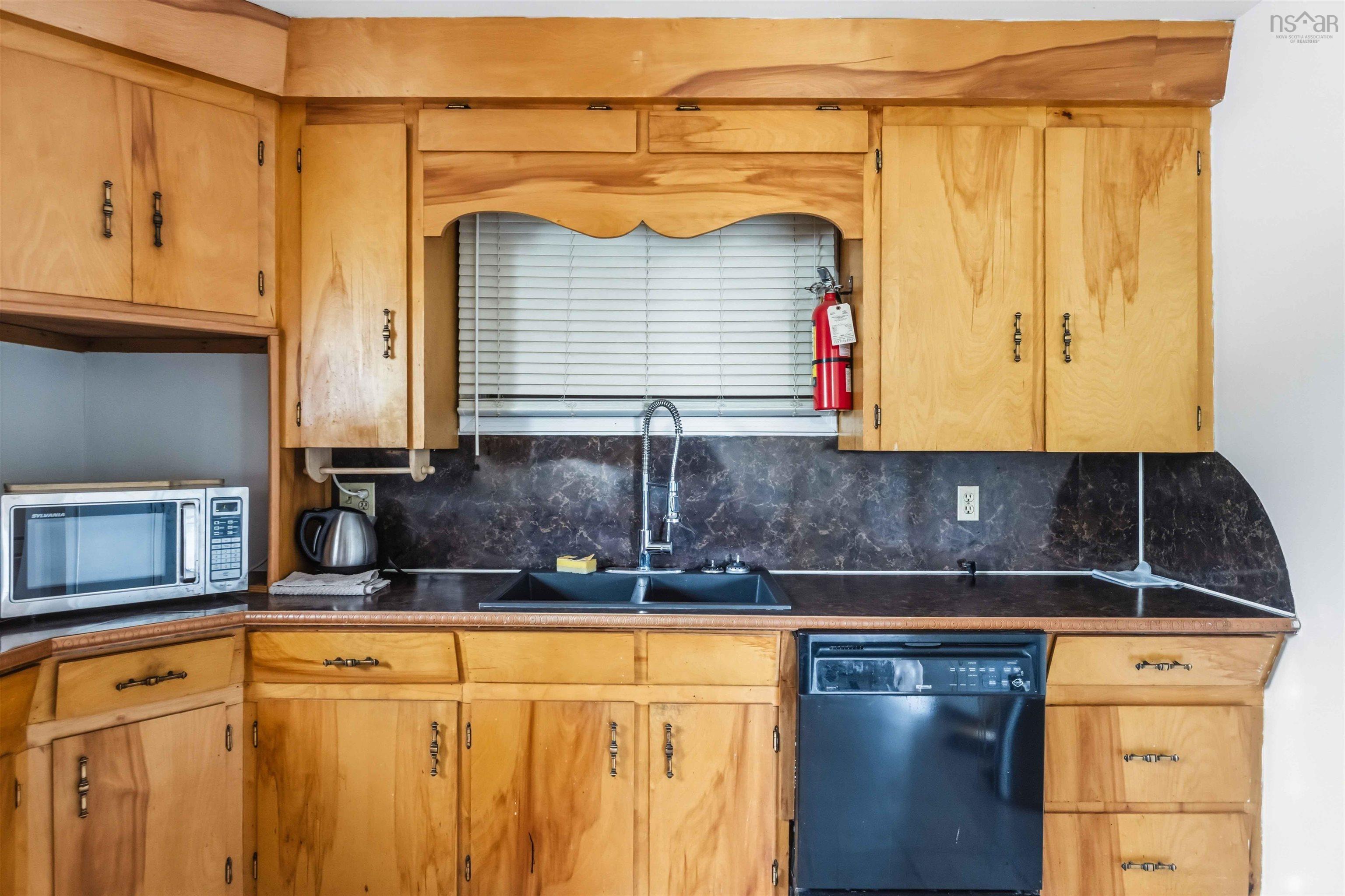 $700,000.00: 50 Whale Cove Road, Whale Cove