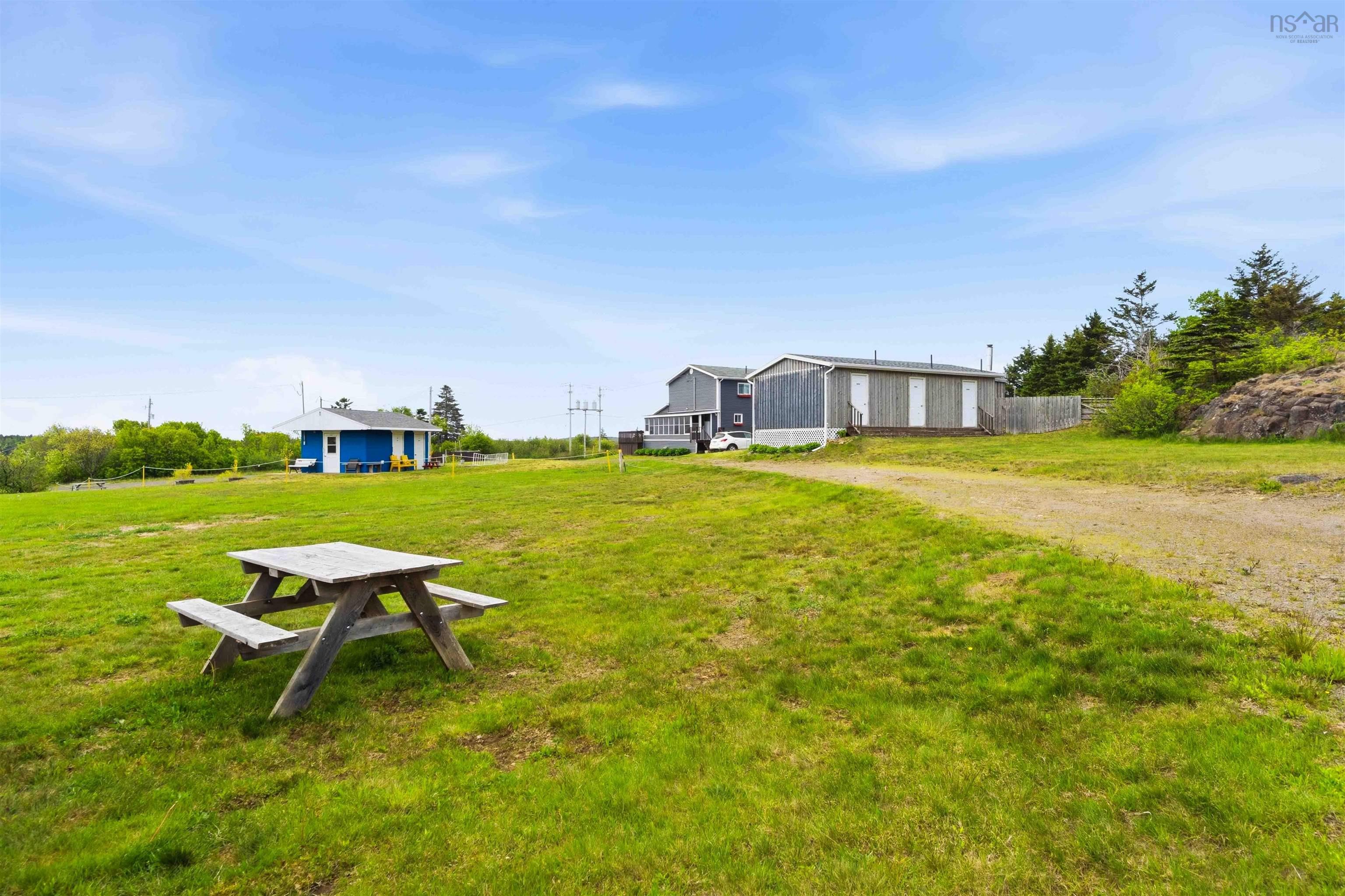$700,000.00: 50 Whale Cove Road, Whale Cove