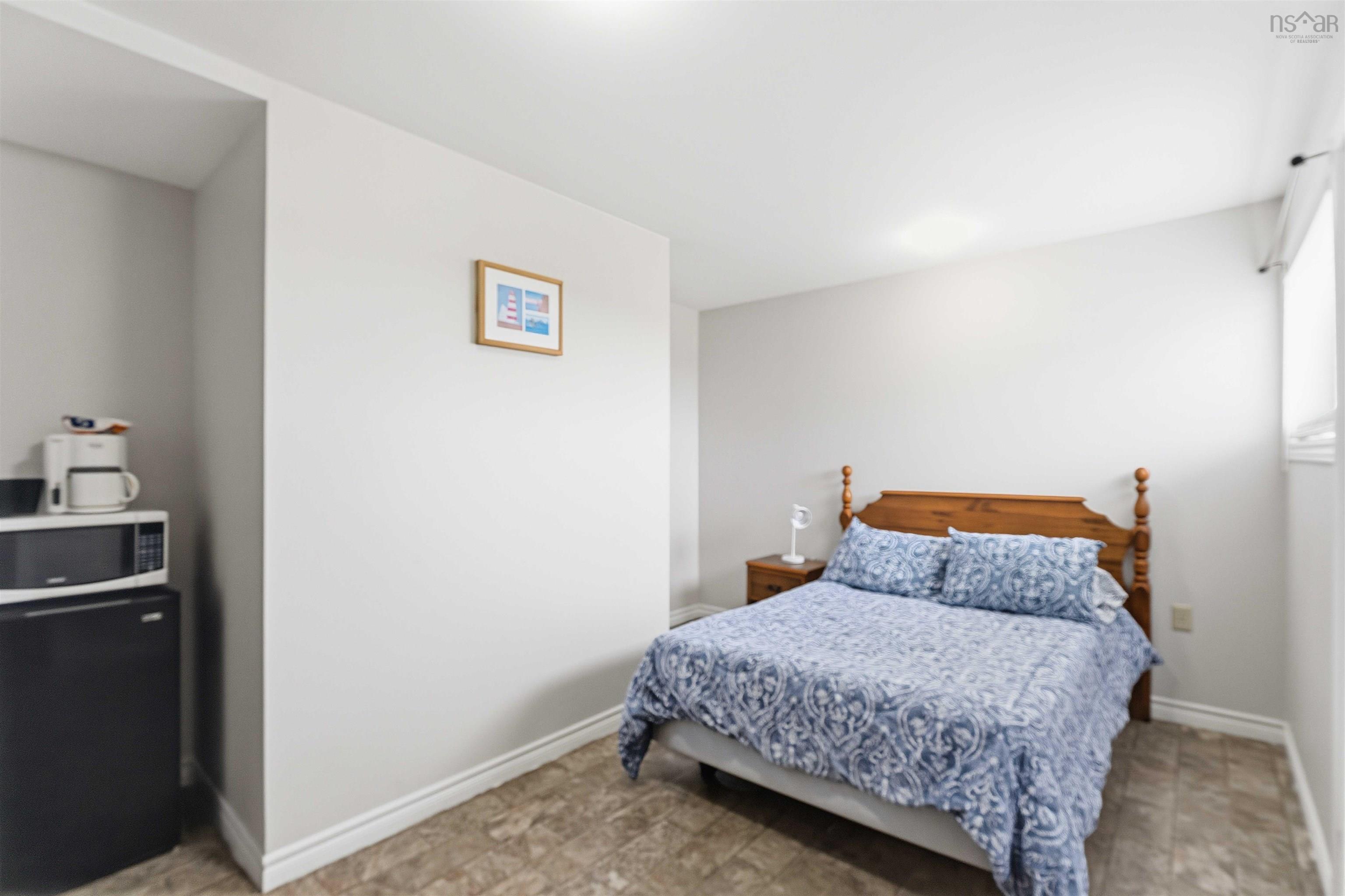 $700,000.00: 50 Whale Cove Road, Whale Cove