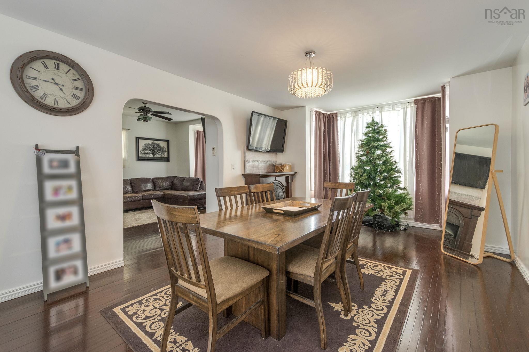 $425,000.00: 102 North Foord Street, Stellarton