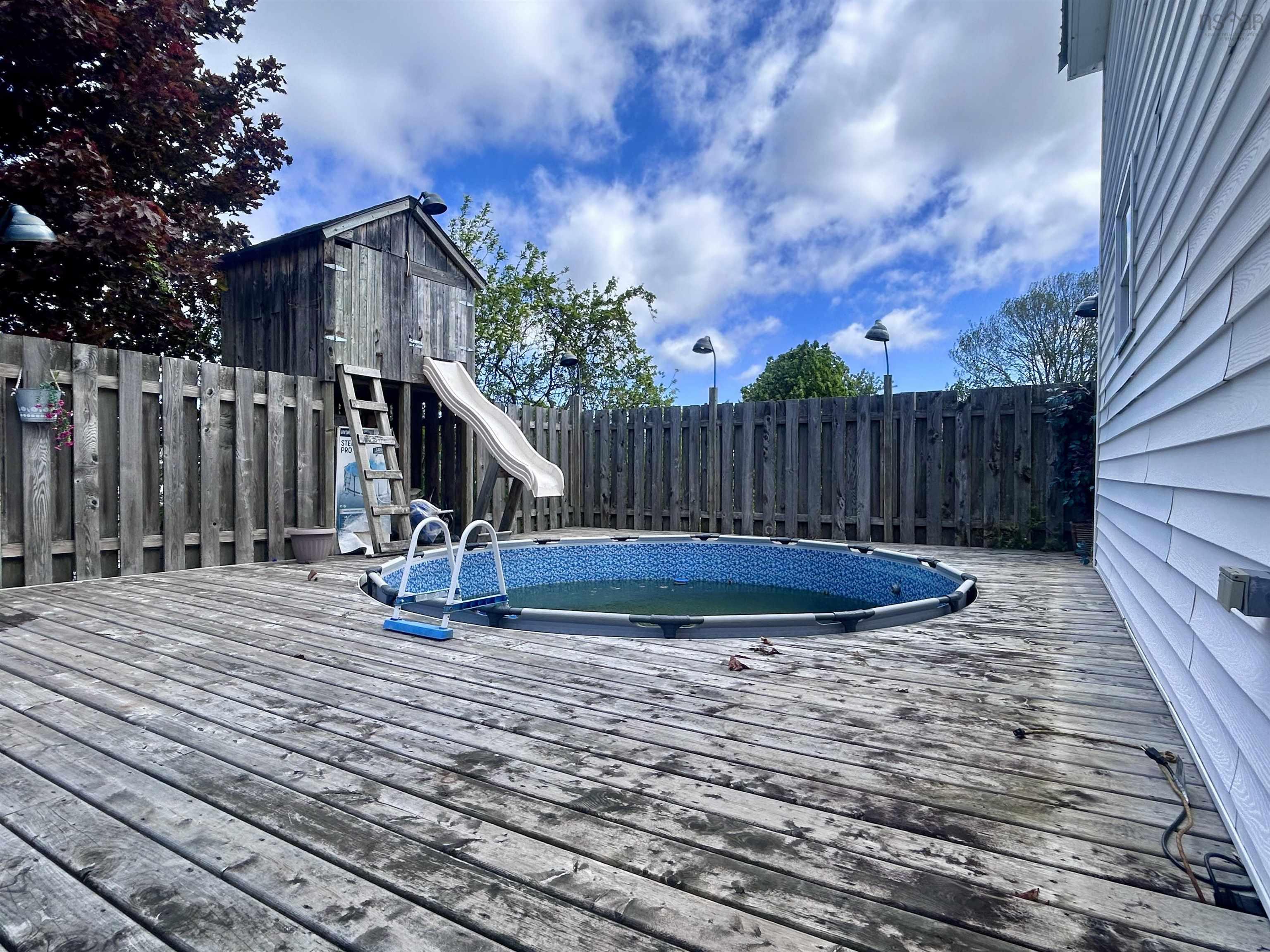 $425,000.00: 102 North Foord Street, Stellarton