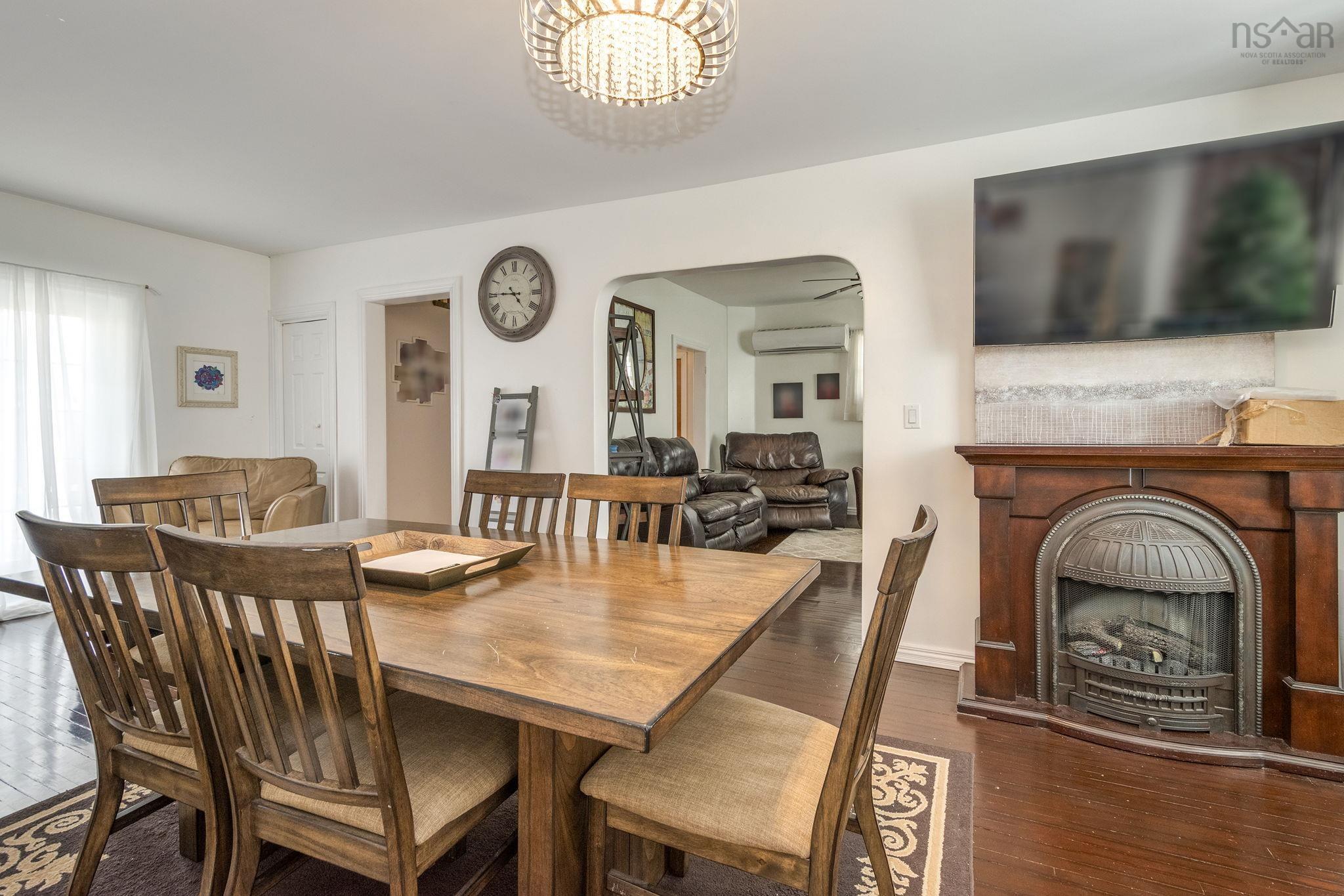$425,000.00: 102 North Foord Street, Stellarton