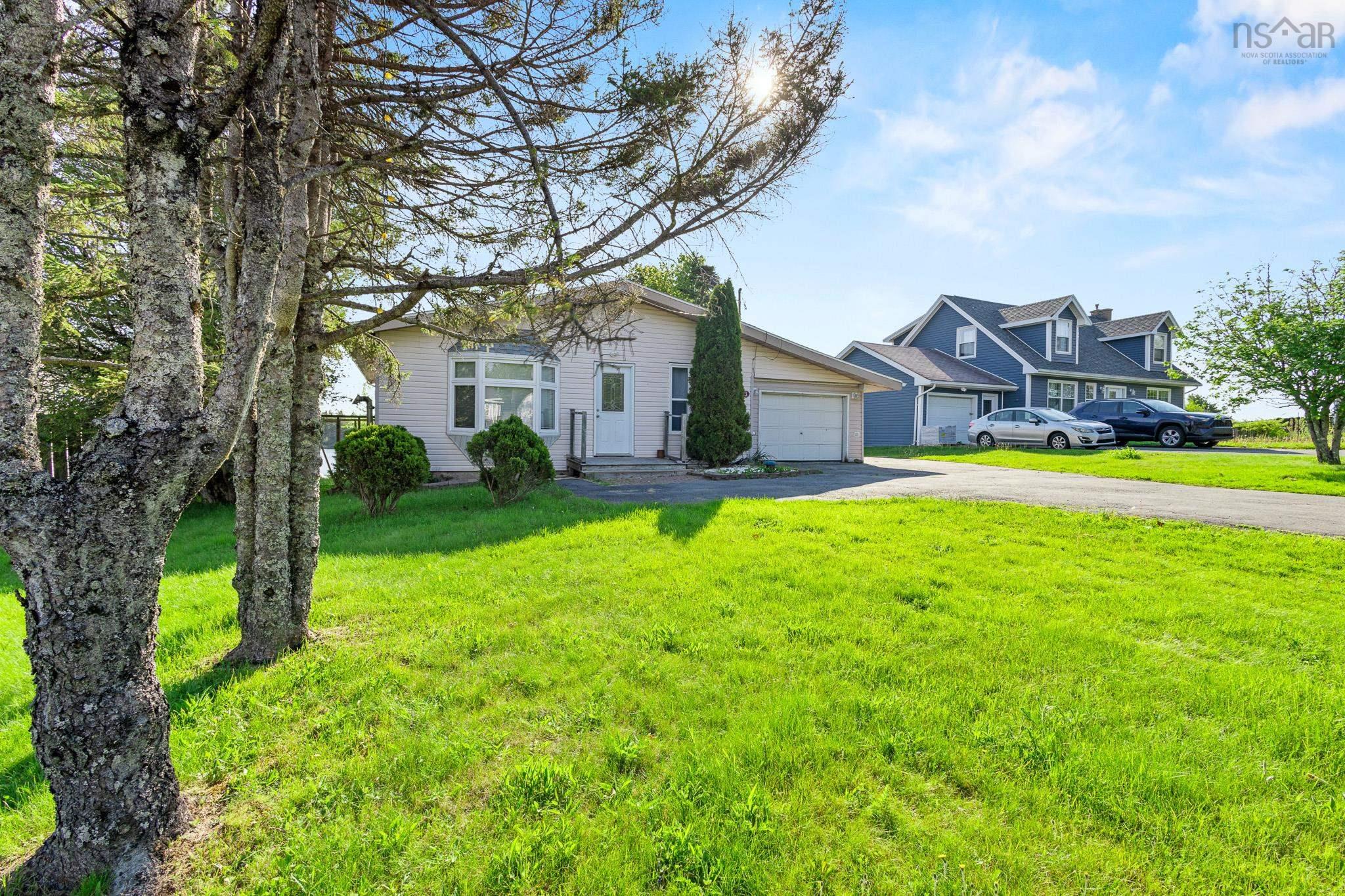 $469,900.00: 2883 Sackville Drive, Upper Sackville