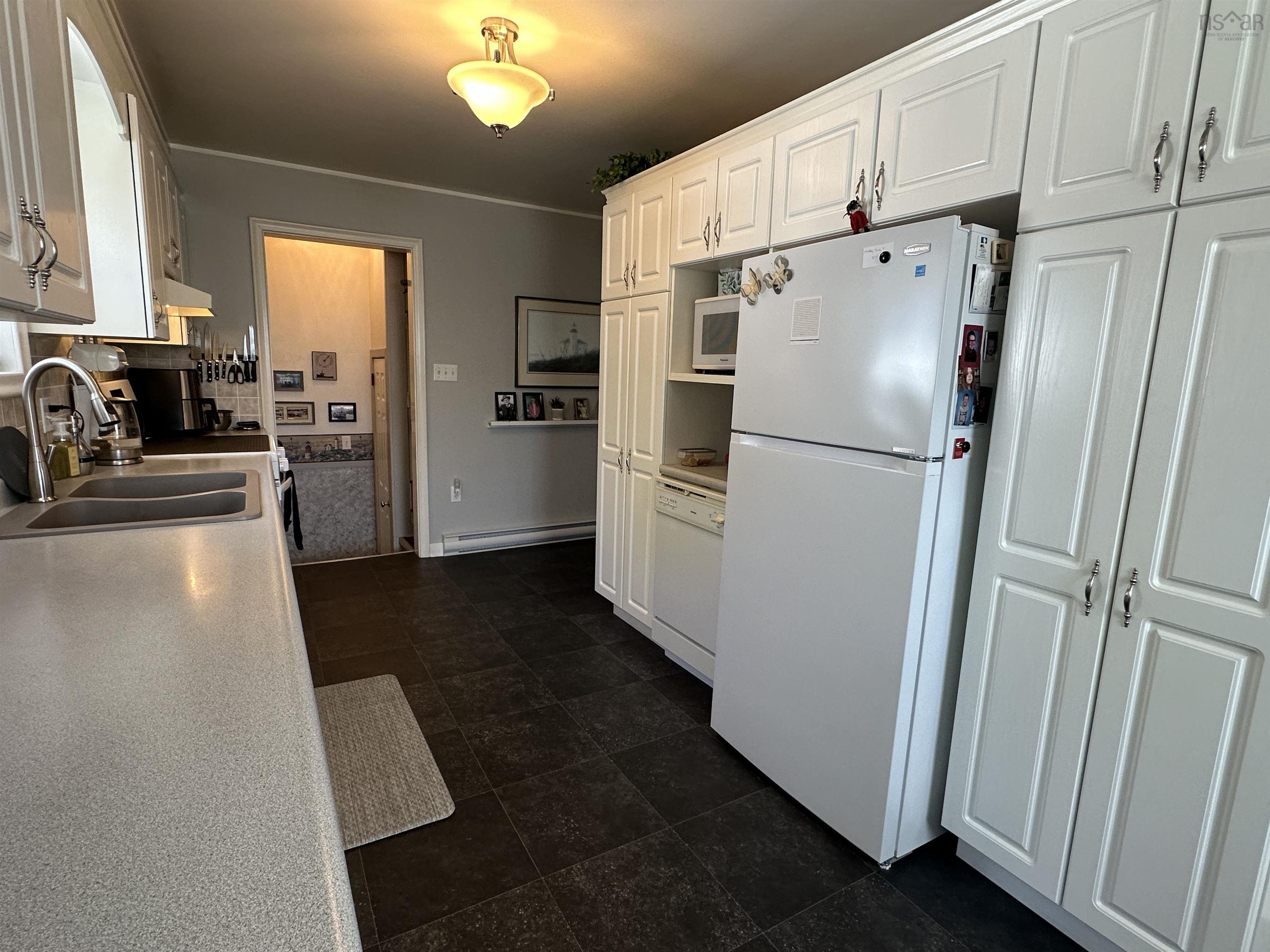 $425,000.00: 6670 Highway 3, Hunts Point