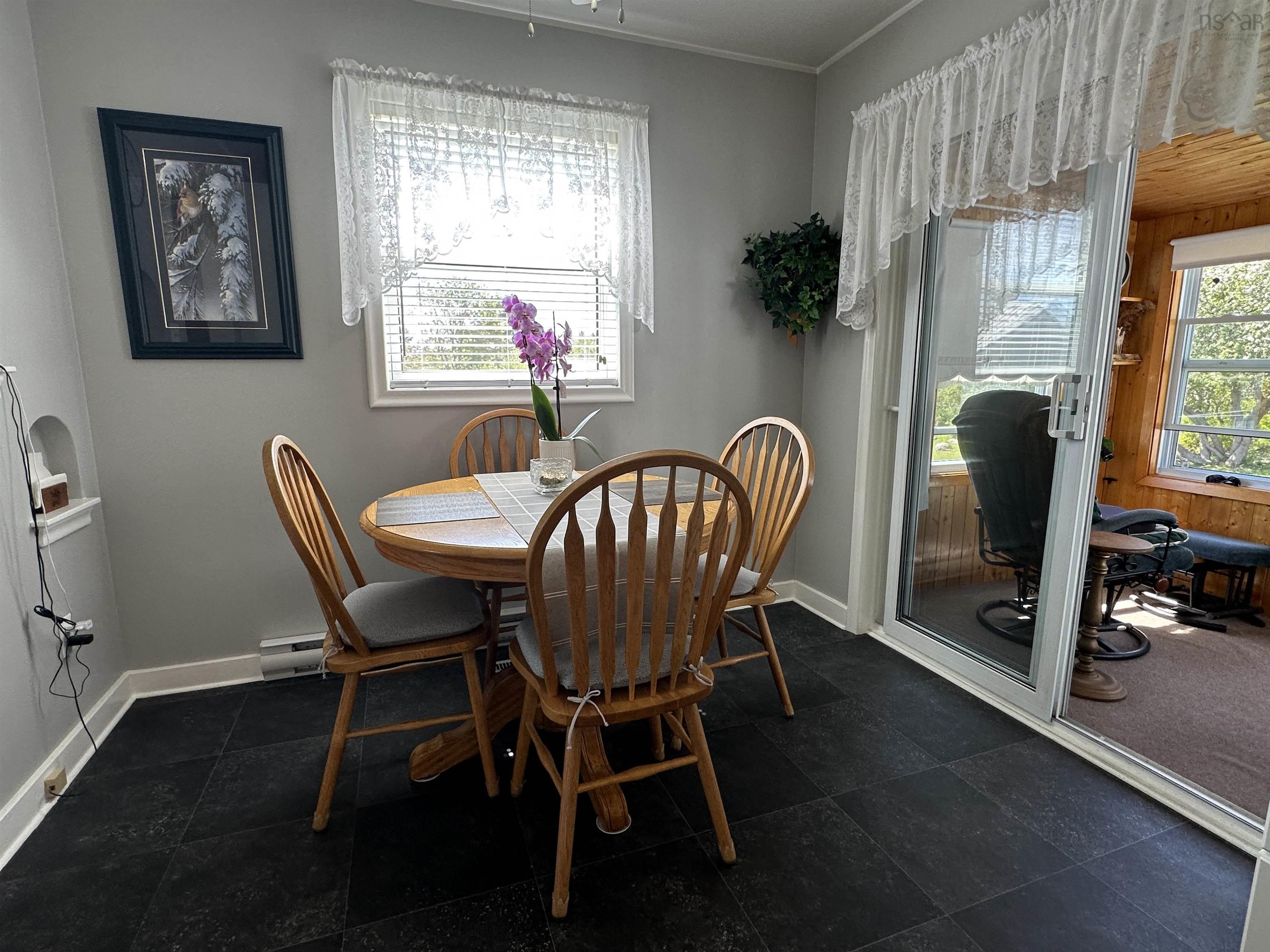 $425,000.00: 6670 Highway 3, Hunts Point