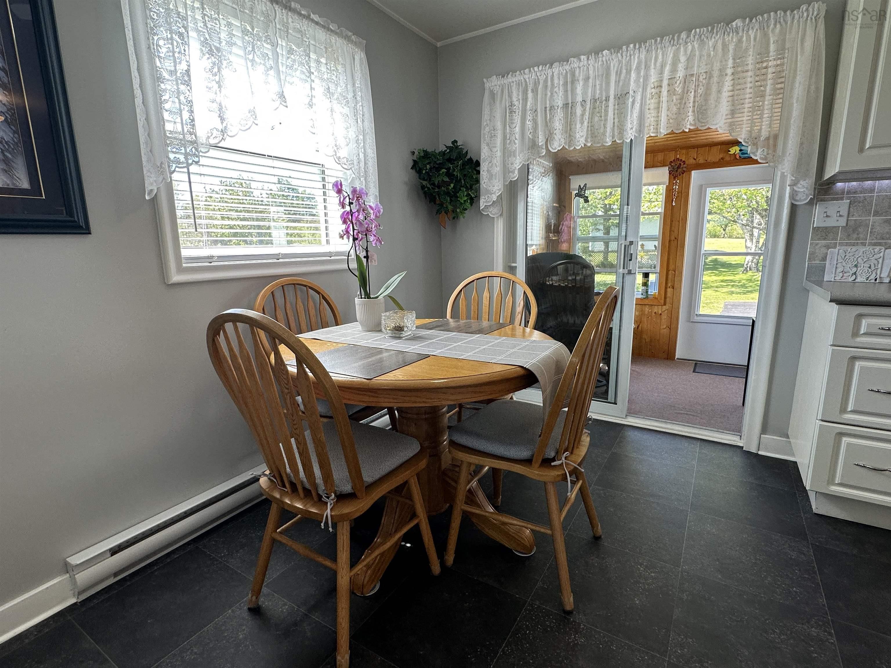 $425,000.00: 6670 Highway 3, Hunts Point