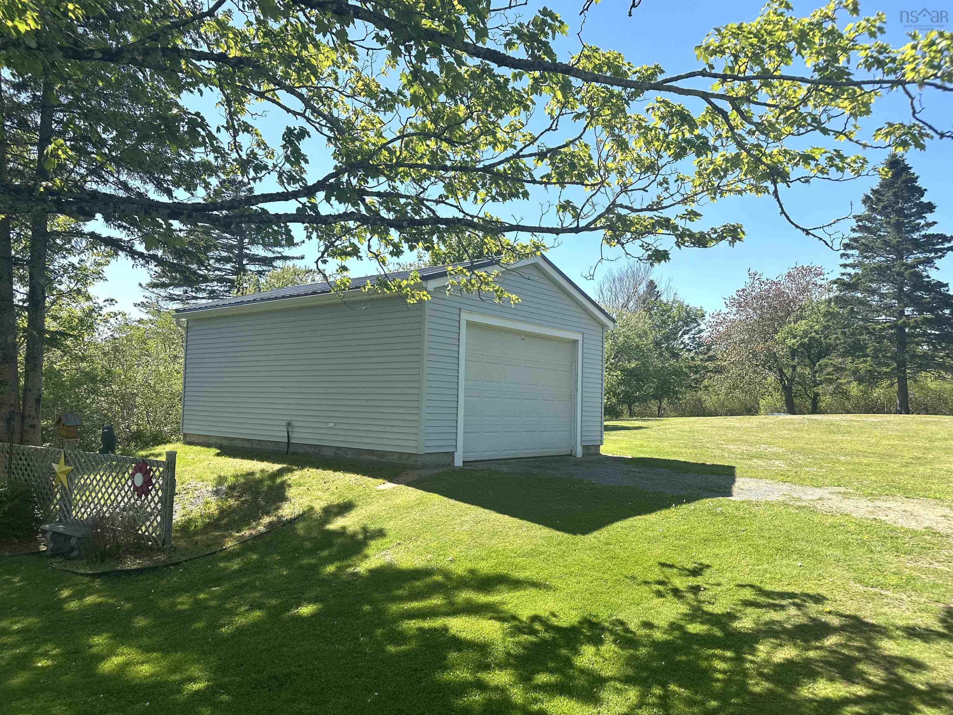 $425,000.00: 6670 Highway 3, Hunts Point