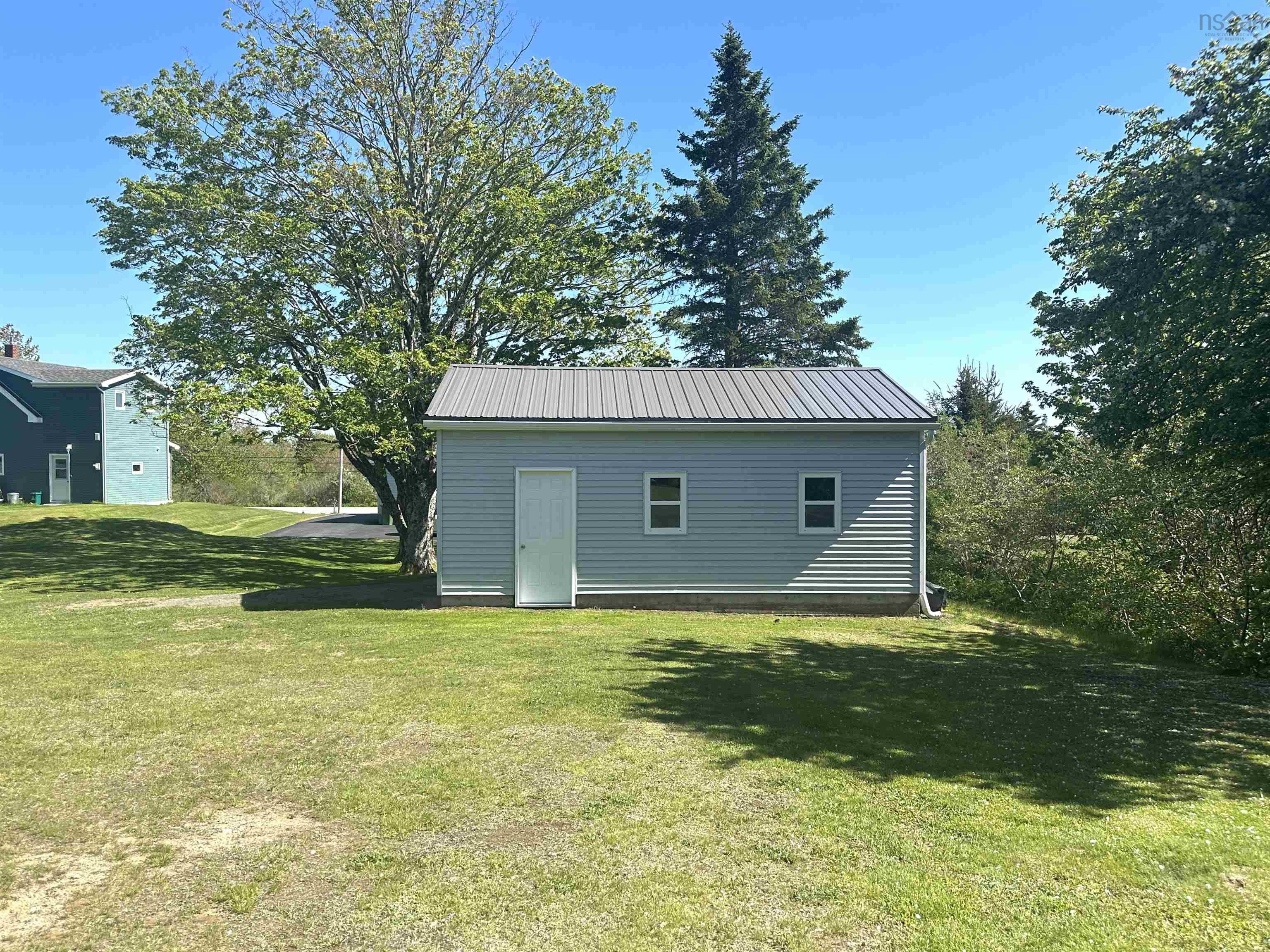 $425,000.00: 6670 Highway 3, Hunts Point