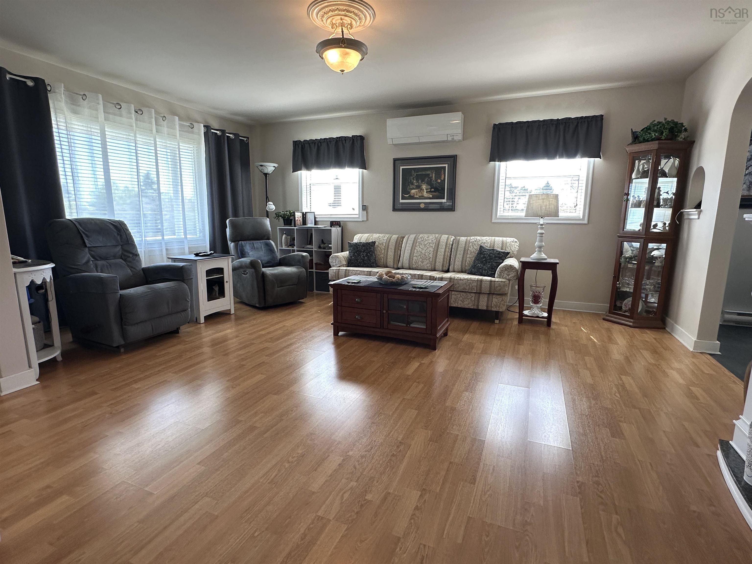 $425,000.00: 6670 Highway 3, Hunts Point