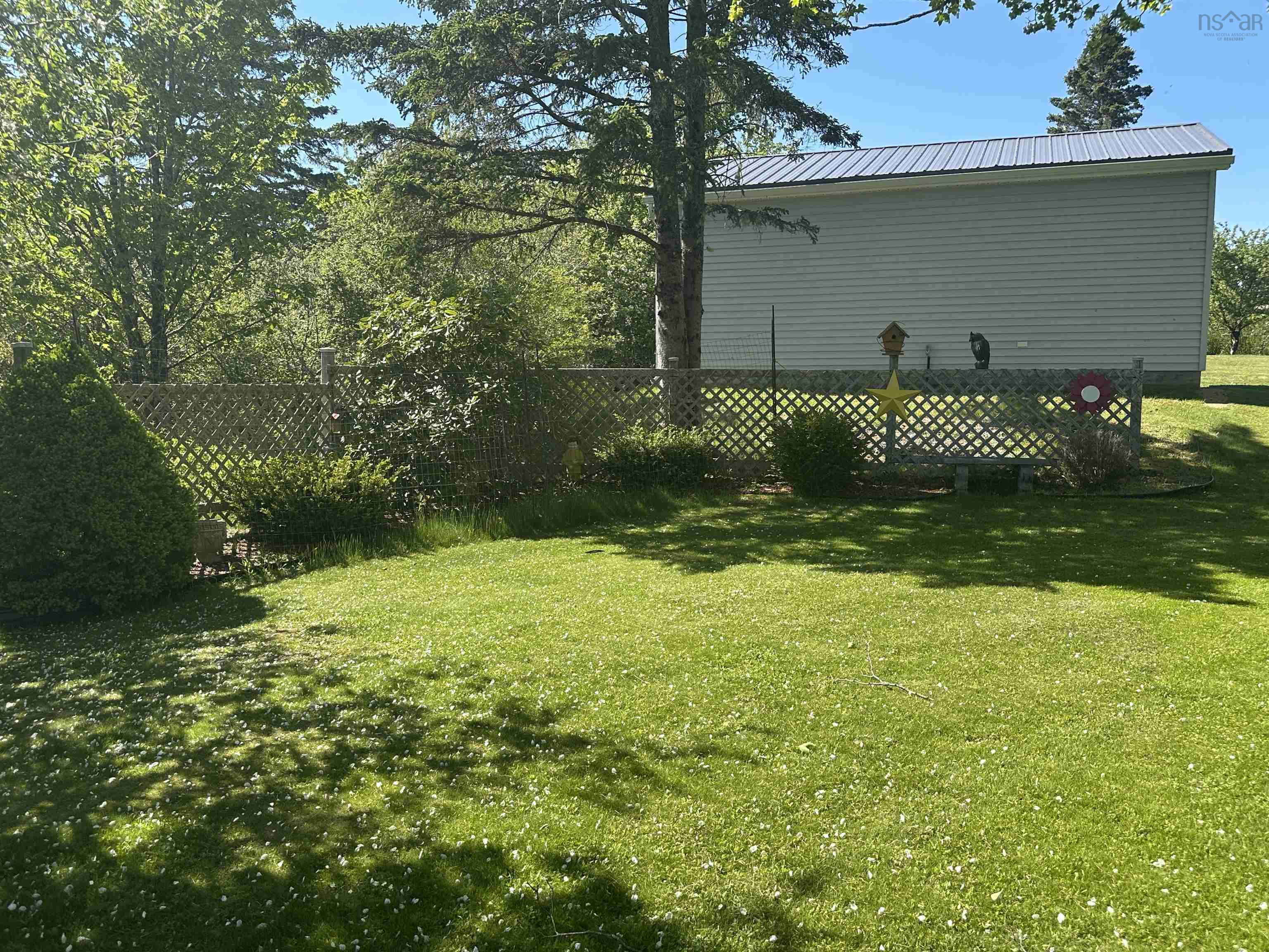 $425,000.00: 6670 Highway 3, Hunts Point