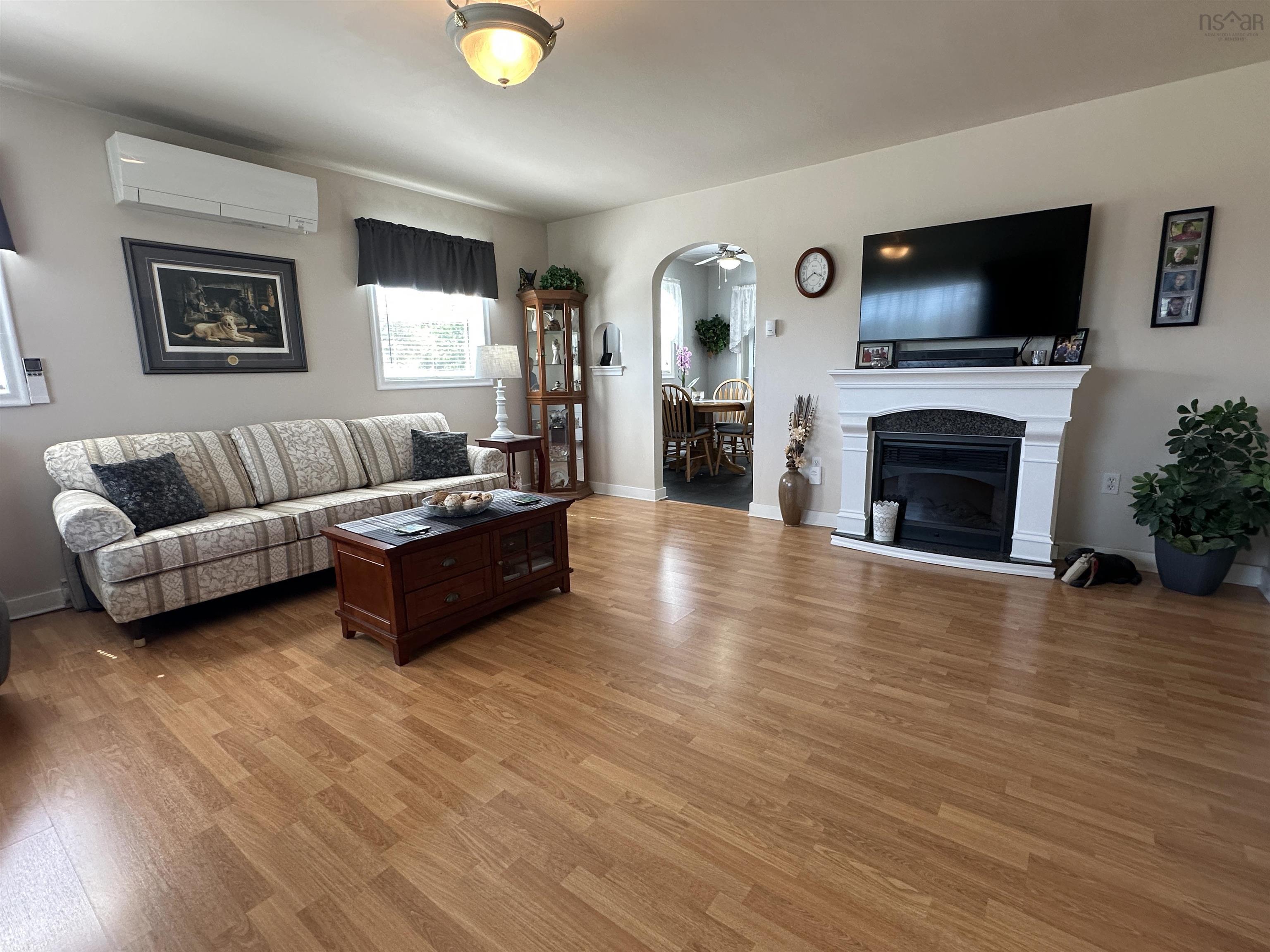 $425,000.00: 6670 Highway 3, Hunts Point