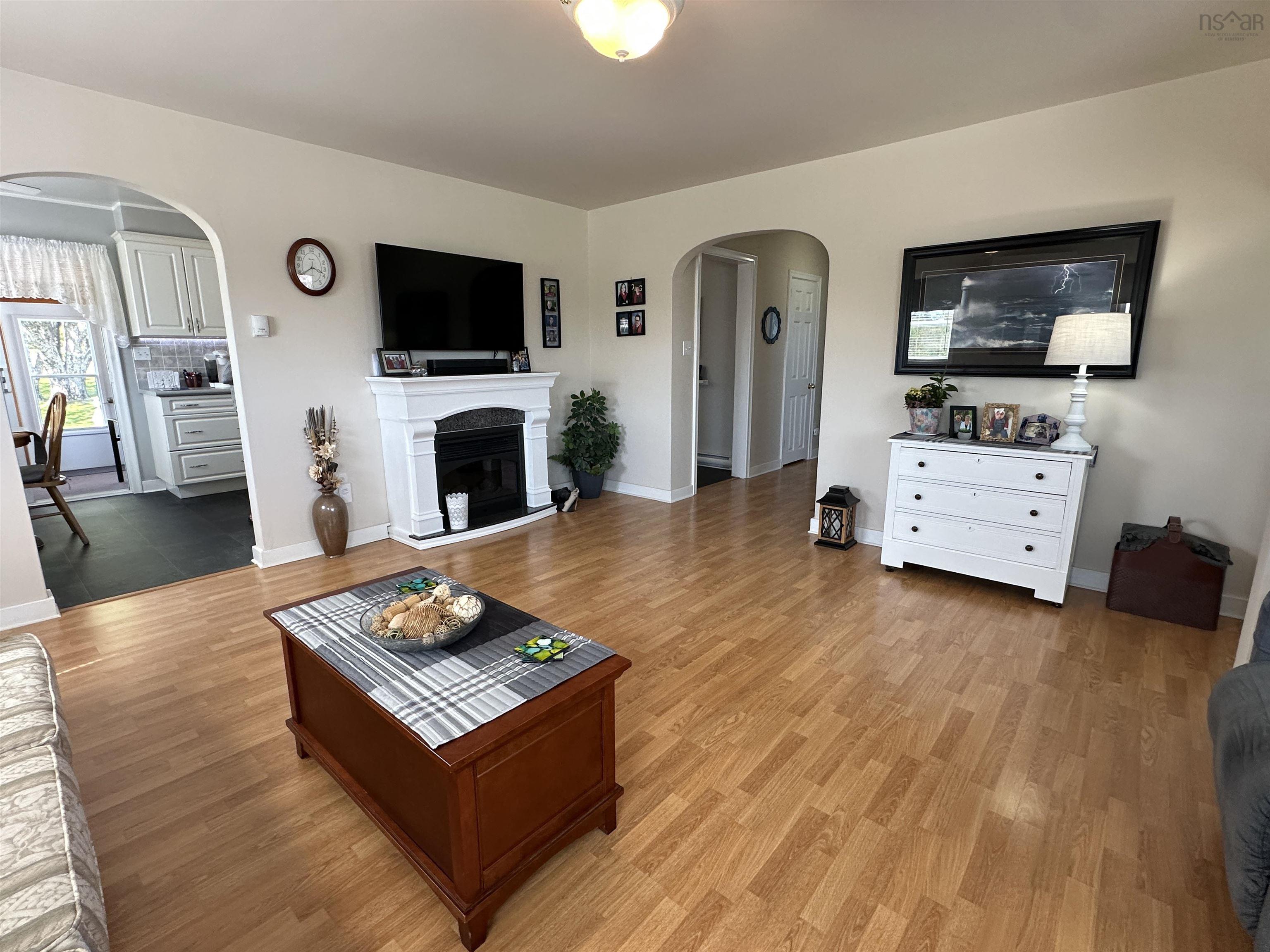 $425,000.00: 6670 Highway 3, Hunts Point