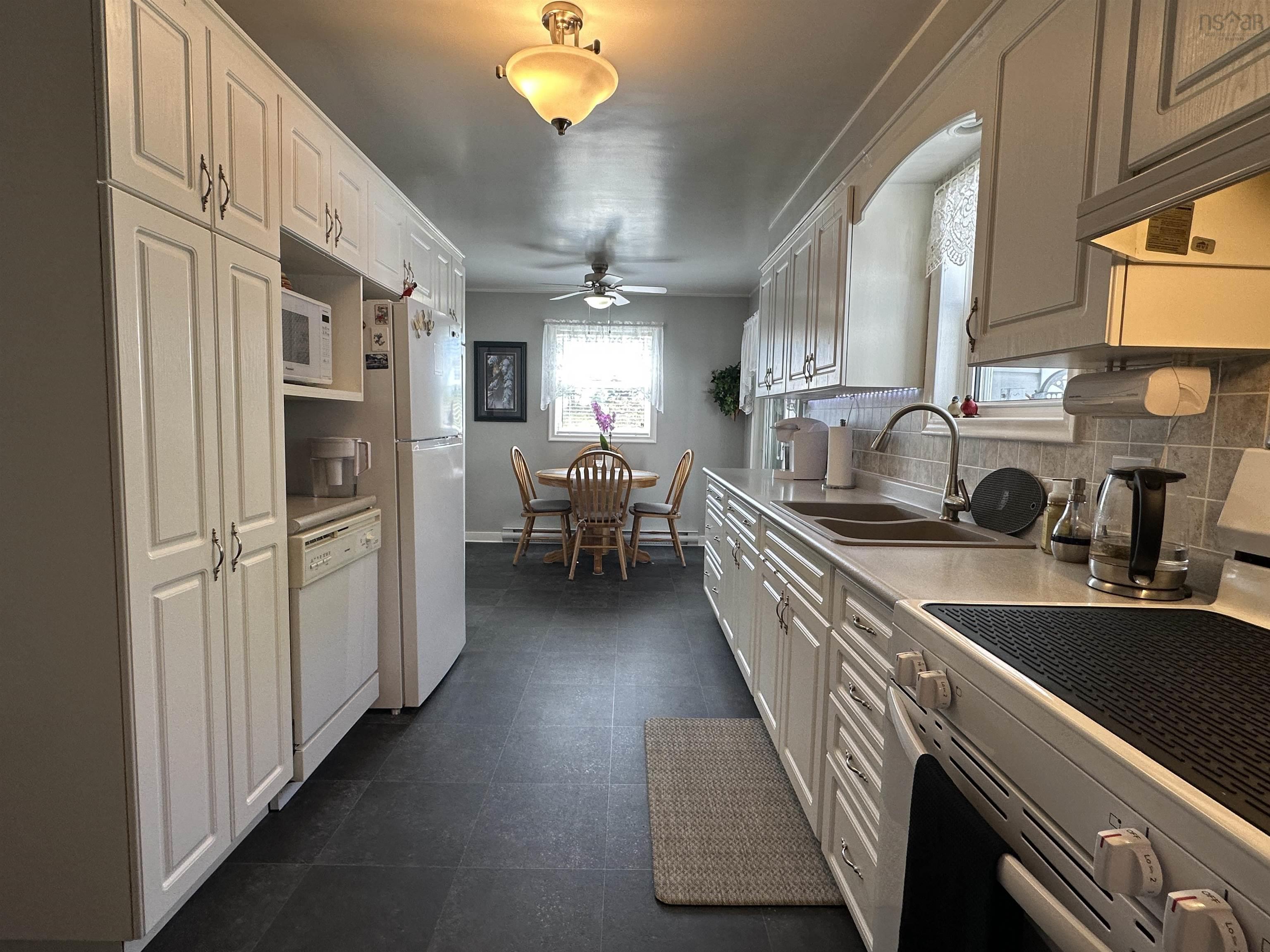 $425,000.00: 6670 Highway 3, Hunts Point