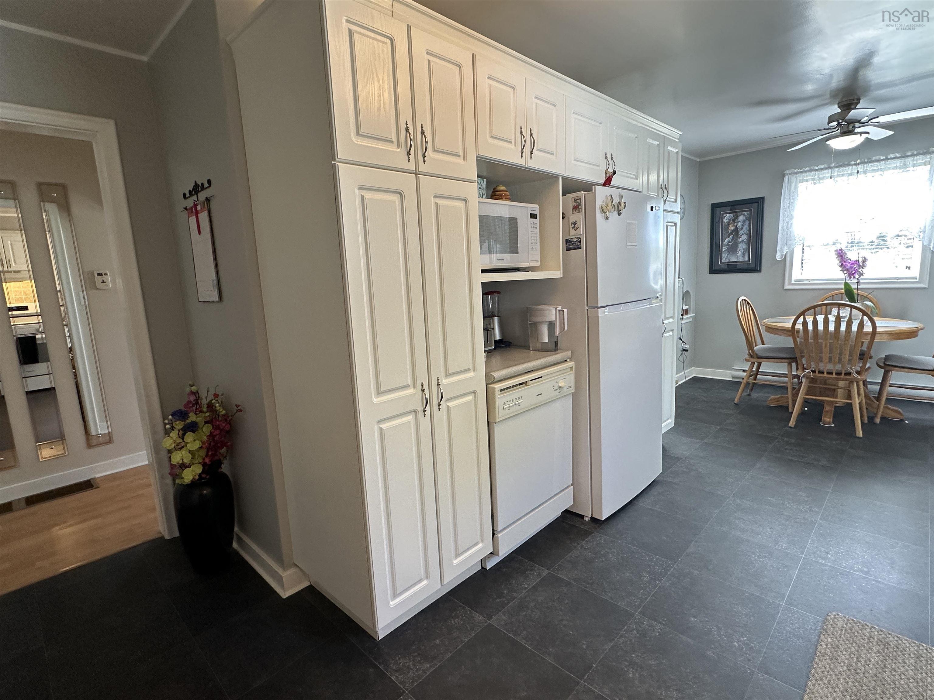 $425,000.00: 6670 Highway 3, Hunts Point