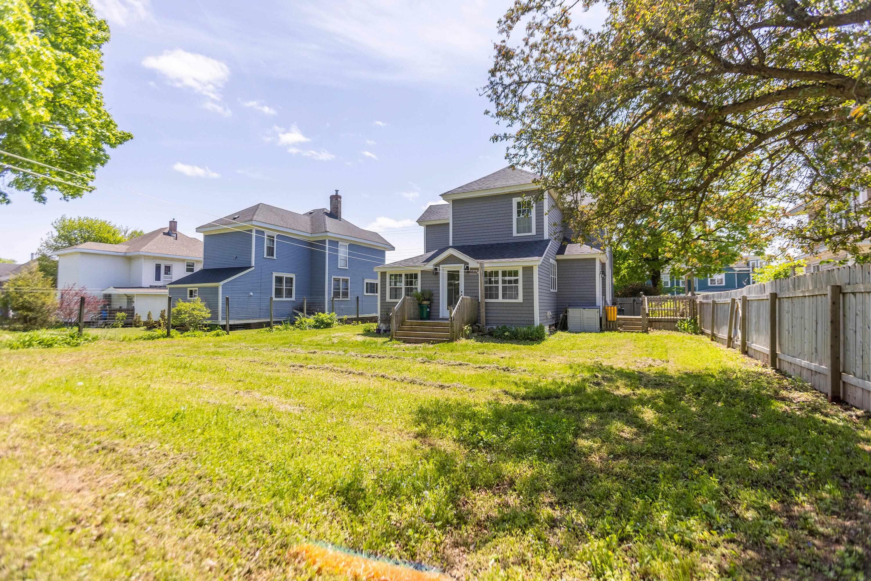 $429,900.00: 124 Church Street, Amherst