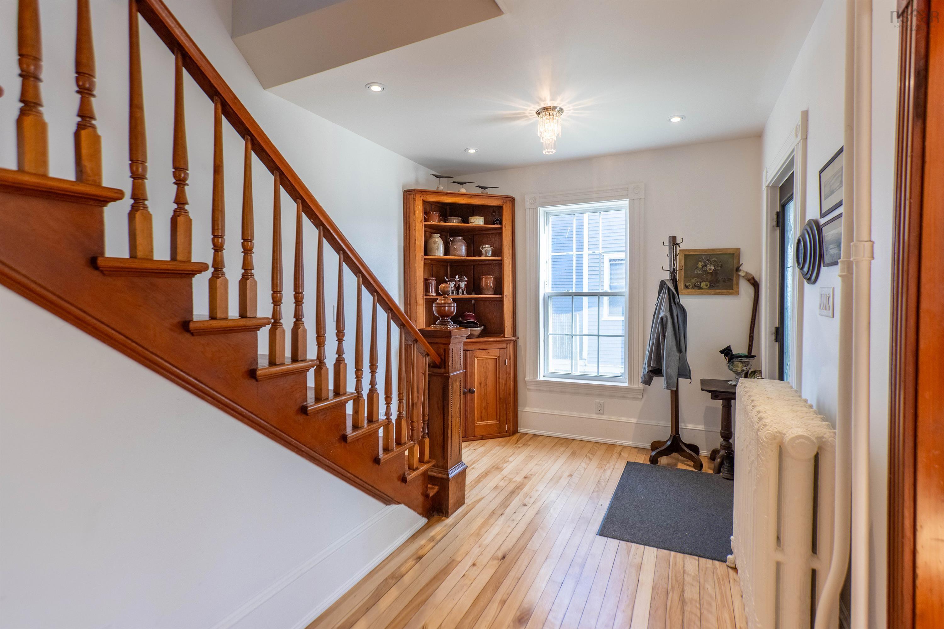 $429,900.00: 124 Church Street, Amherst