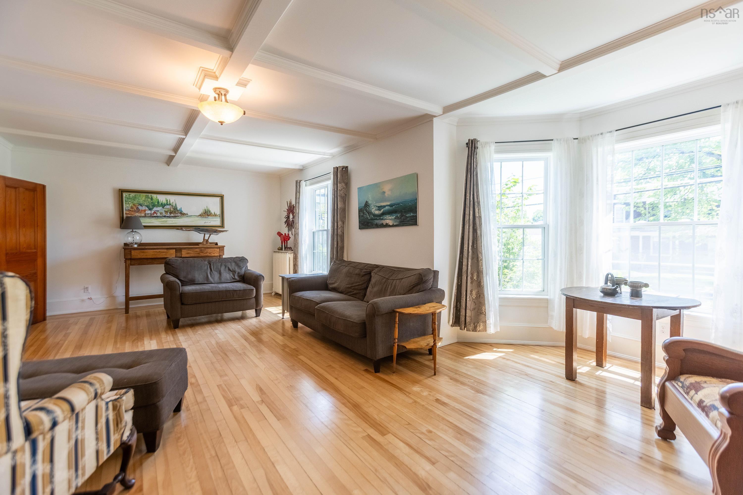 $429,900.00: 124 Church Street, Amherst