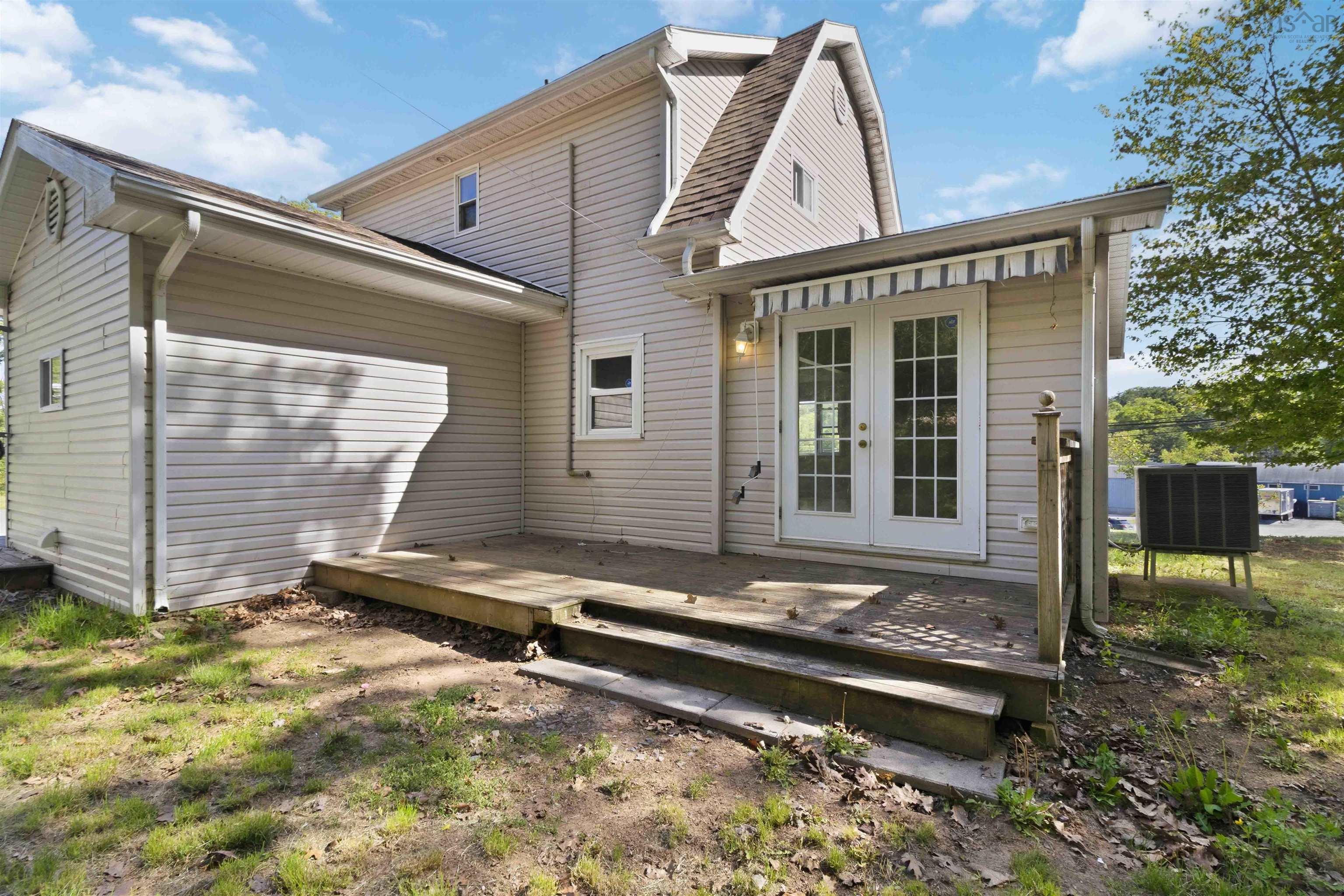 $349,900.00: 114 Lahave Street, Bridgewater